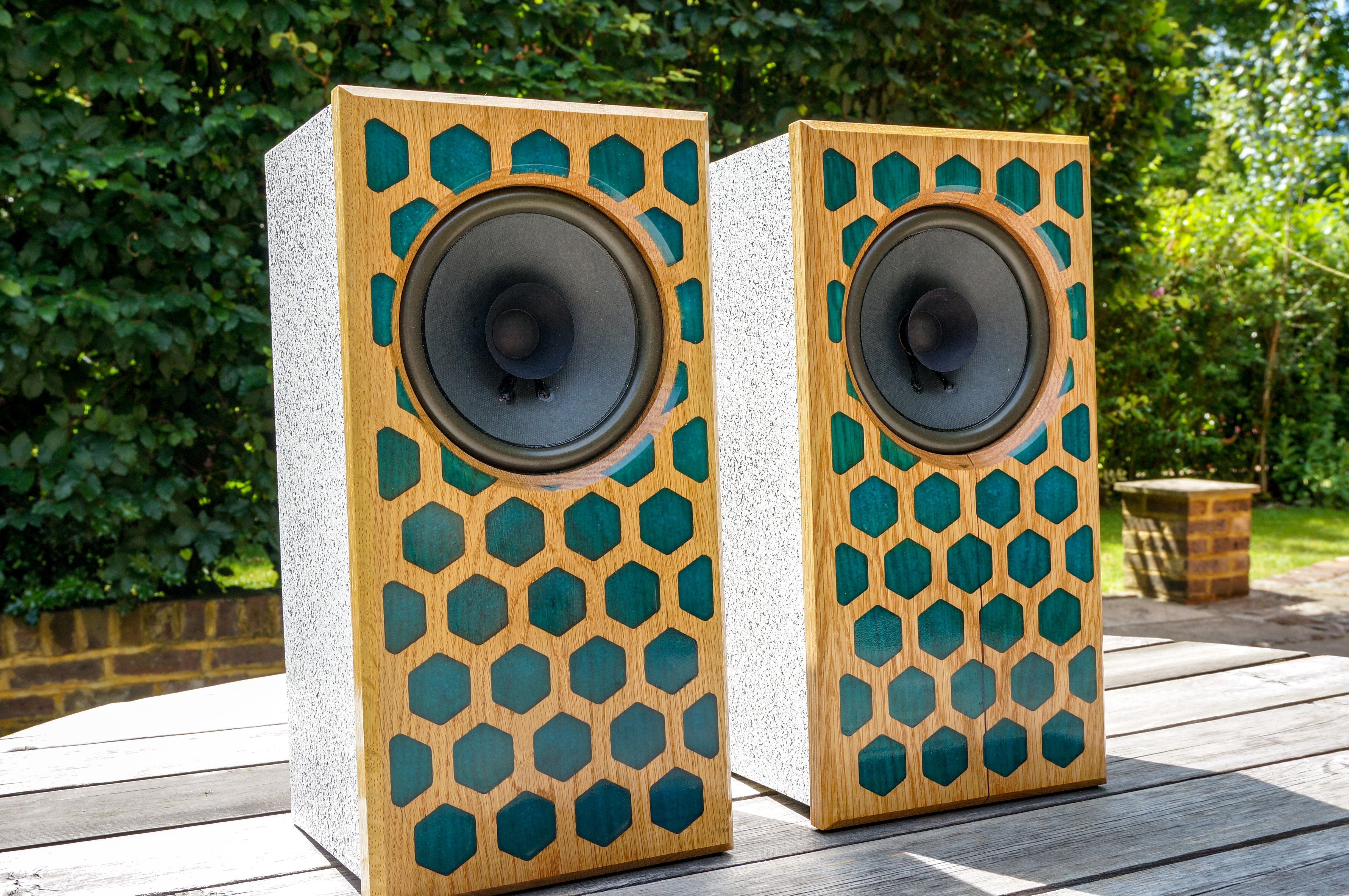 HiFi Speakers With Stone Effect 13 Steps (with