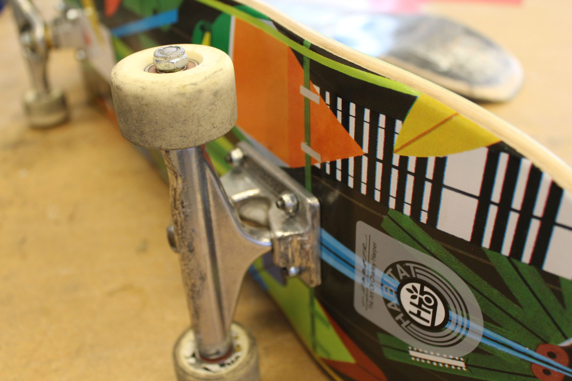 How to assemble a skateboard