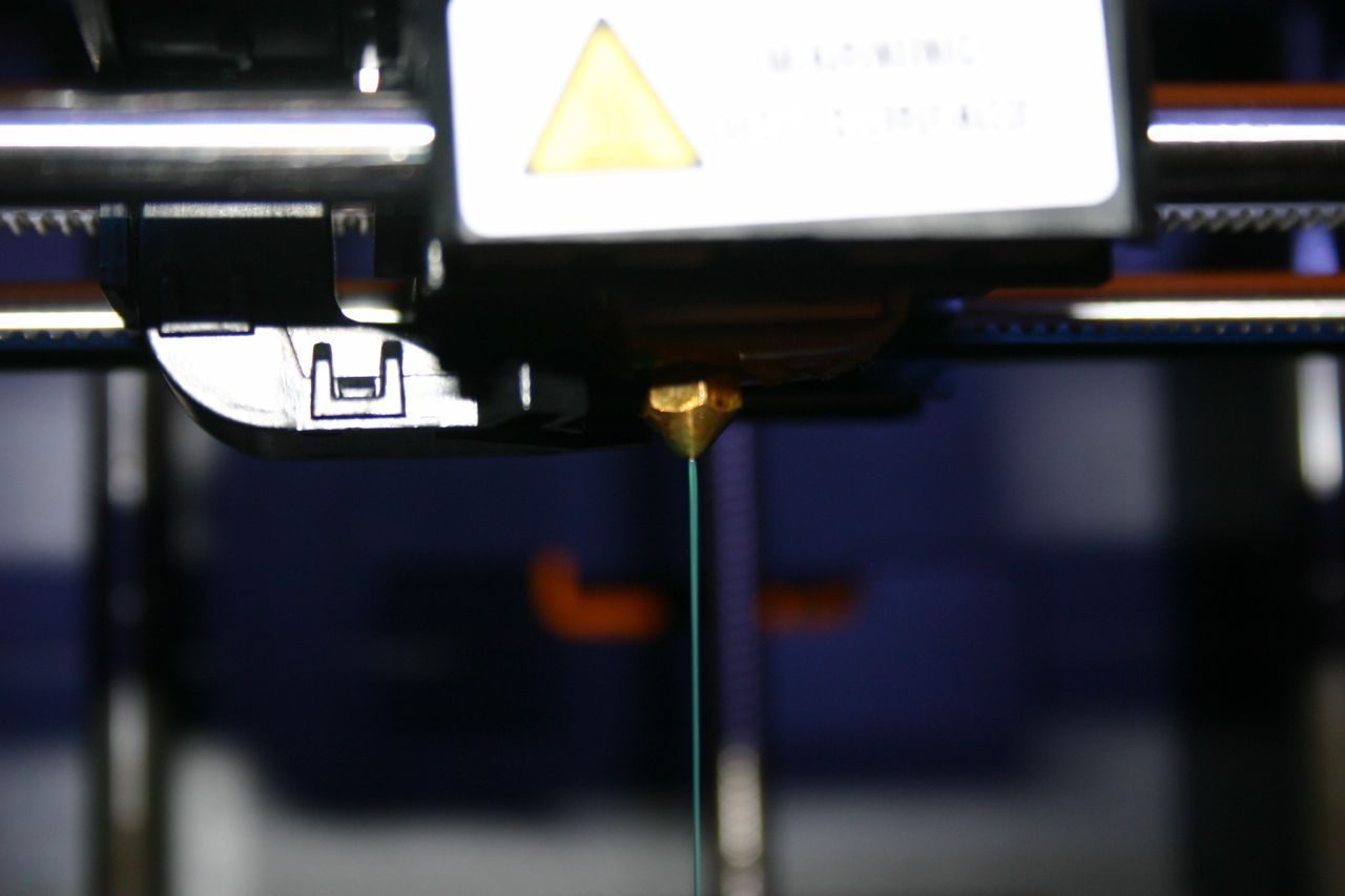 Clearing Replicator 2 Nozzle--PLA
