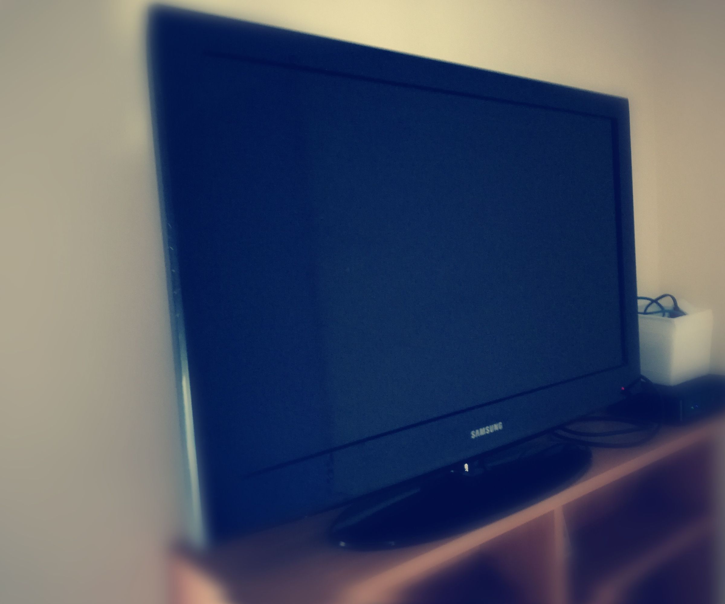 Playing Videos With L32D400 Samsung TV