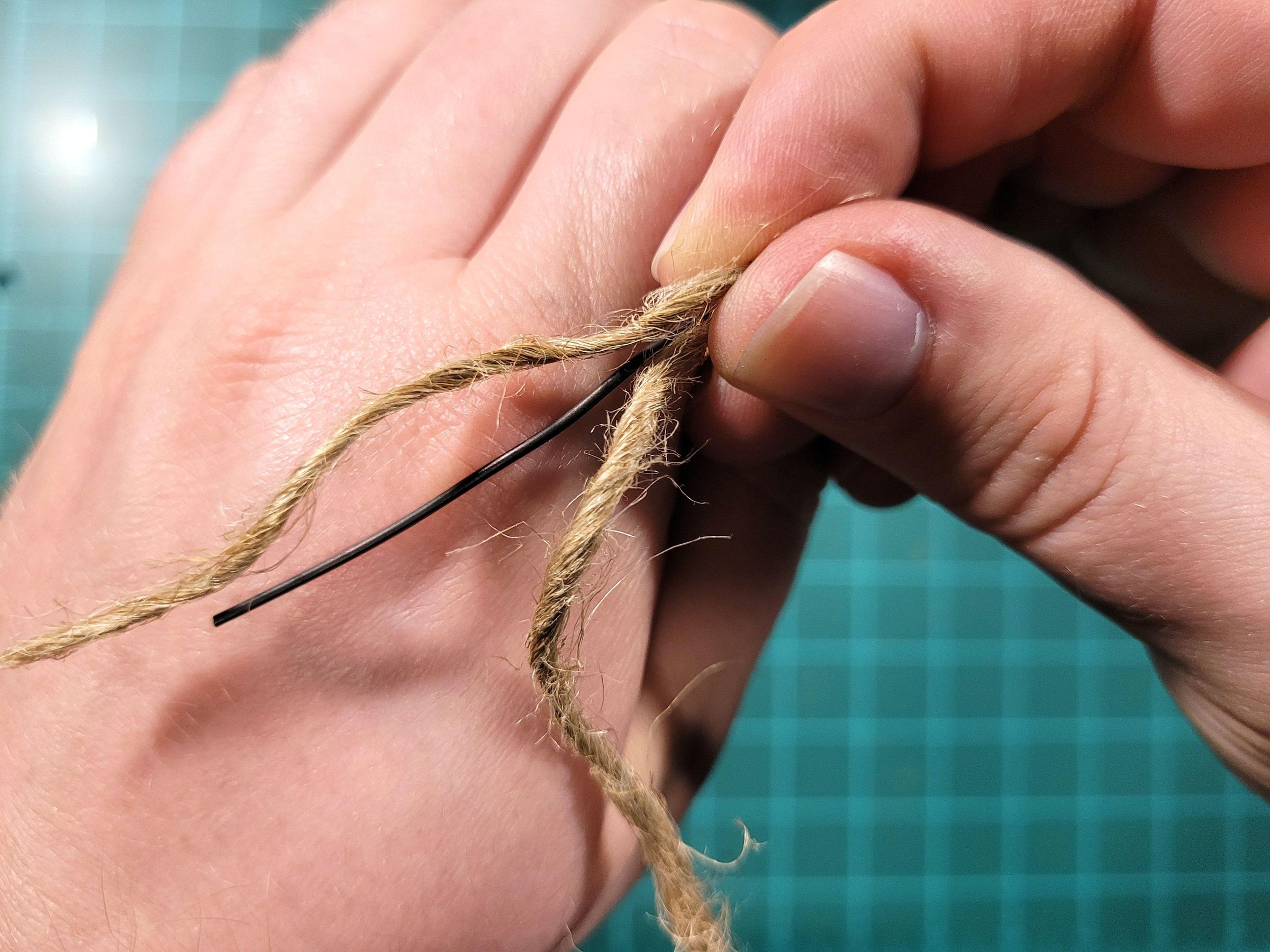 Make Your Own Wired Rope Art! 