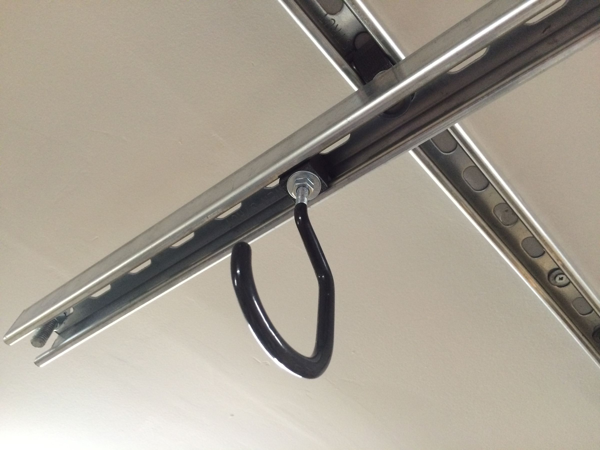 Overhead Garage Bicycle Storage System 3 Steps (with Pictures