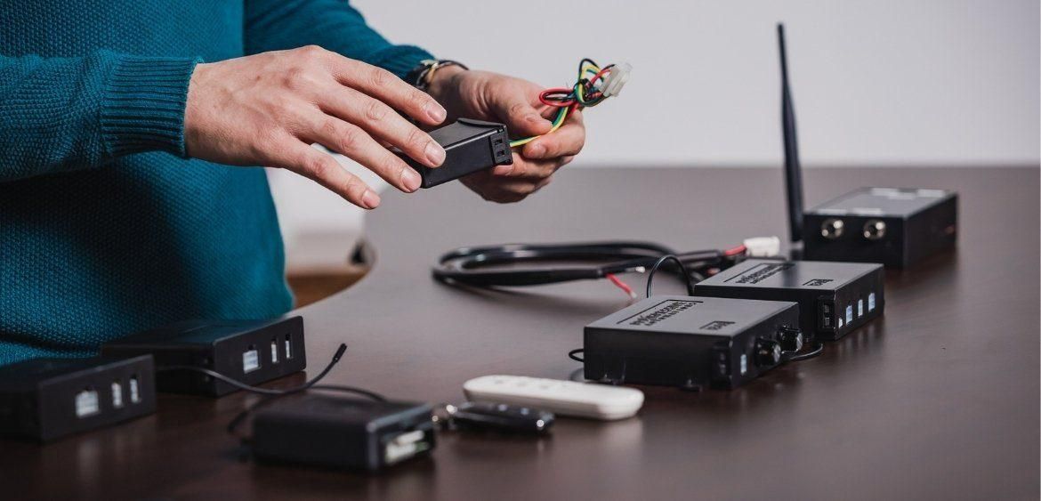 How to Use Relays for 24 VDC Systems to Work With 12 VDC Actuators