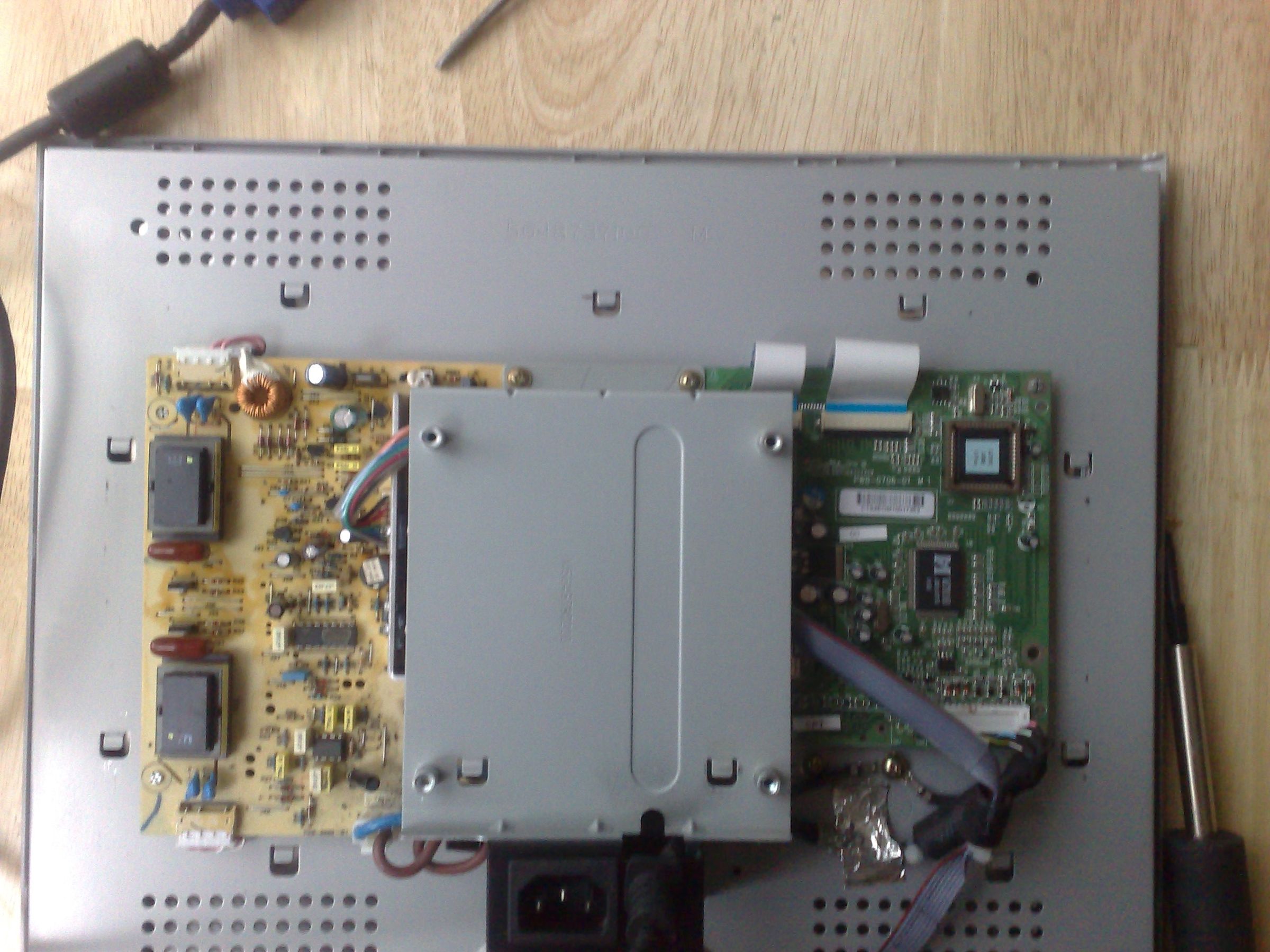 How to Repair HP 1702 Lcd Monitor With Broken VGA Cable 6 Steps