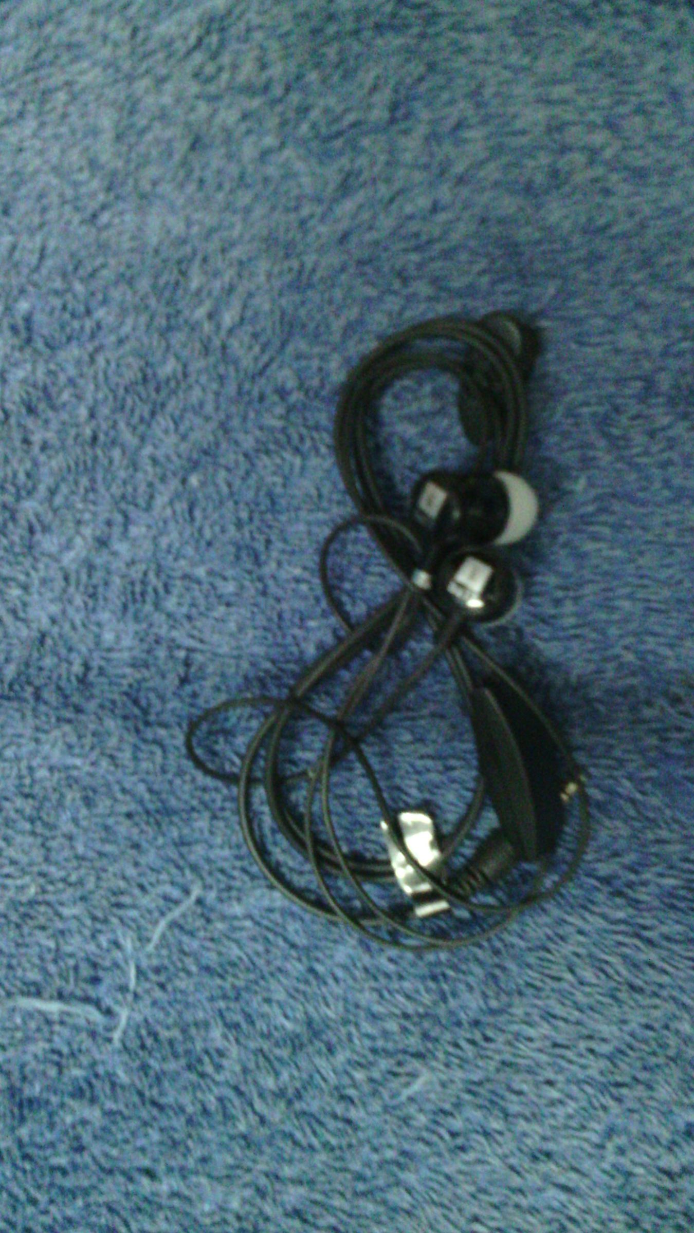How to Wrap Headphones So They Don’t Tangle 3 Steps Instructables