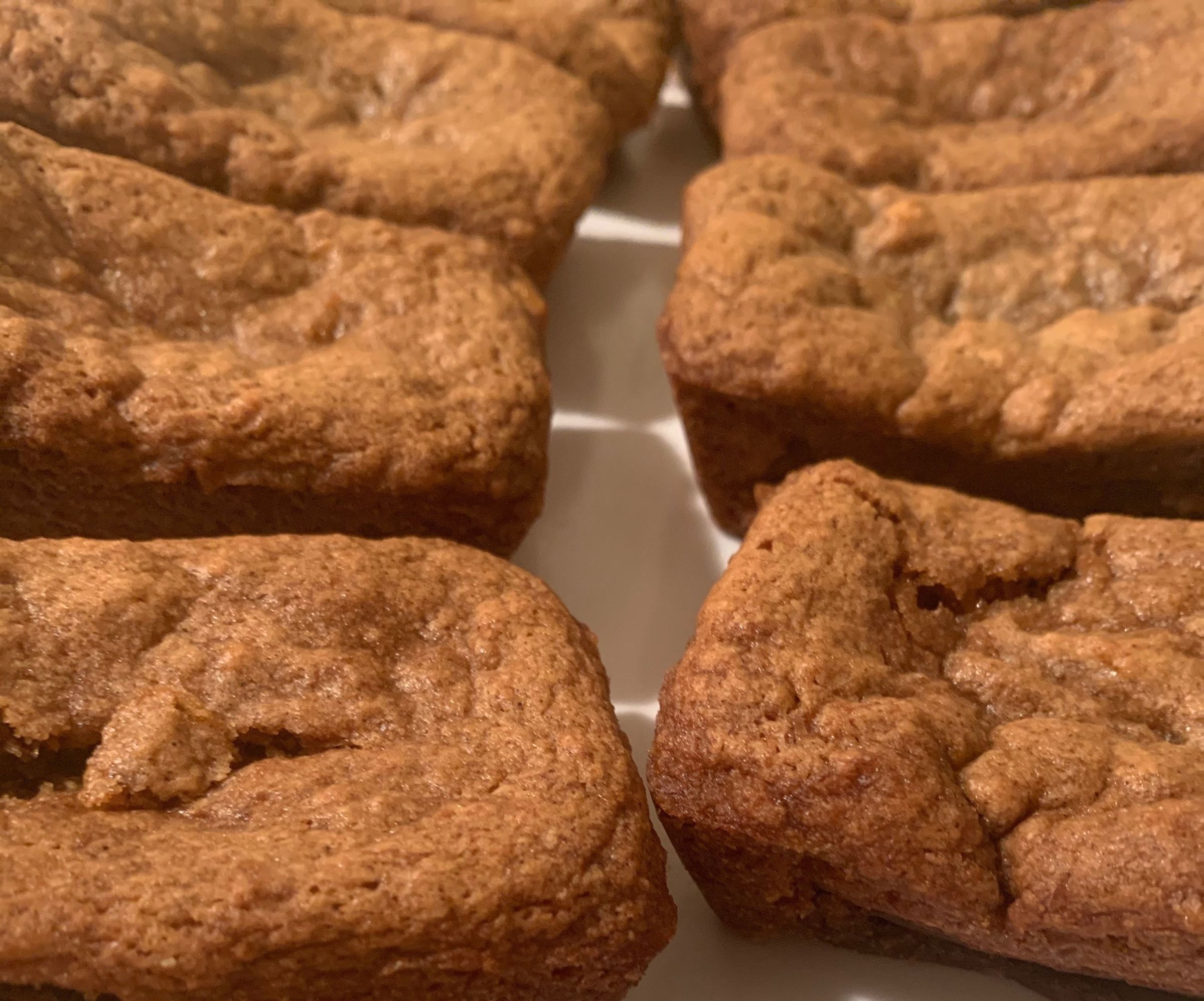 Easy Irresistible Banana Bread for Breakfast or Dessert!