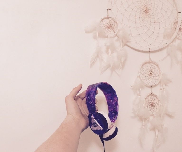 Beats by Charlie and Emily (DIY HEADPHONES)