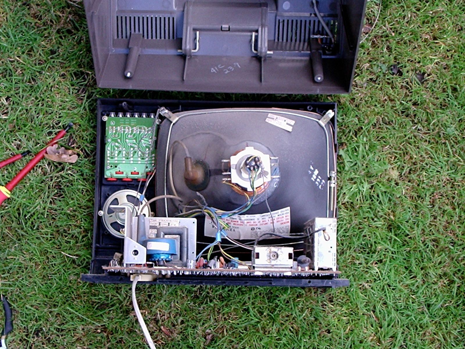 Disassembled Tv Decoder How to Take Apart TV : 7 Steps (with Pictures) - Instructables