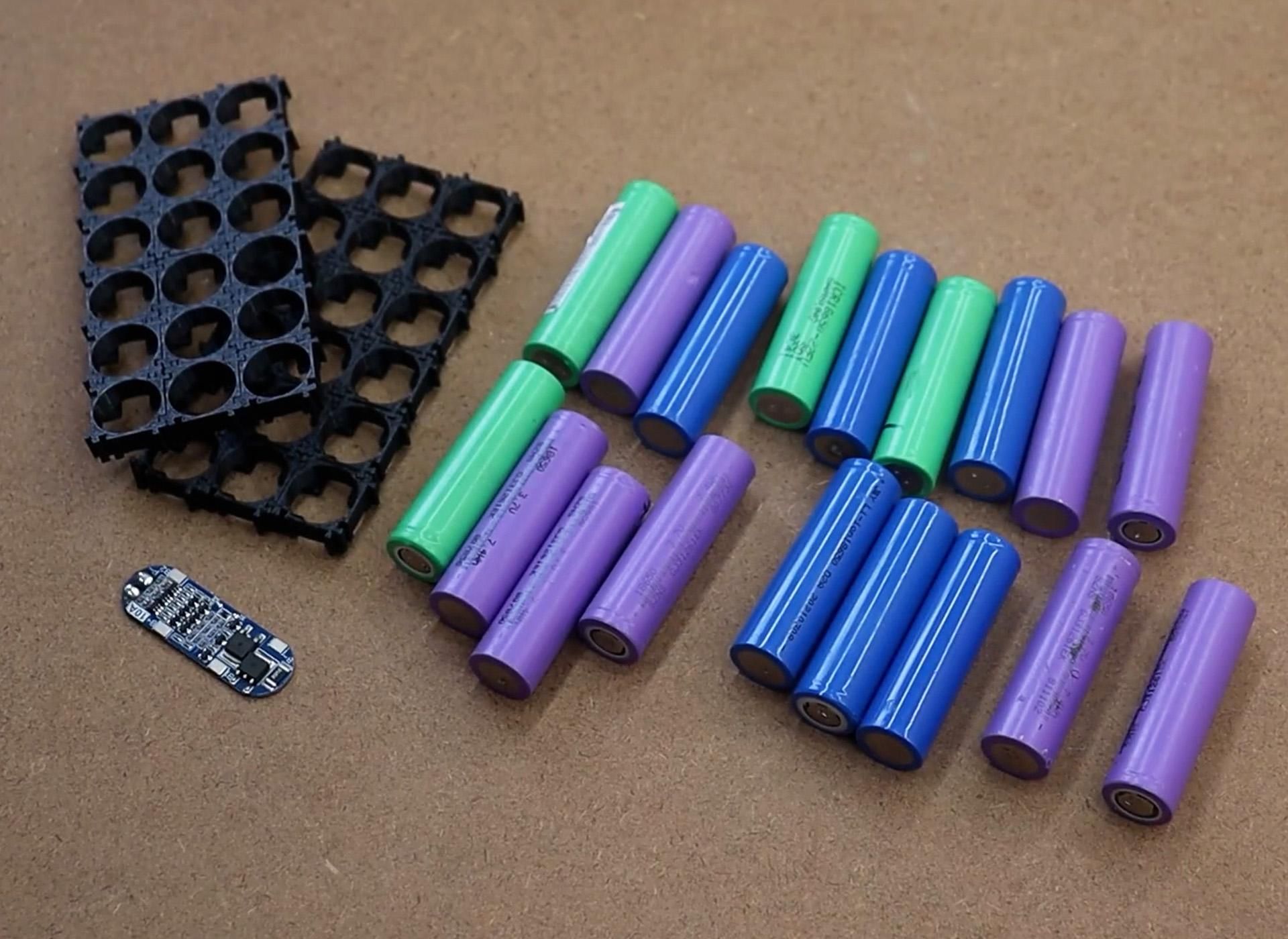 How to Make a 12V Lithium-Ion Battery Pack at Home Using Old Laptop ...
