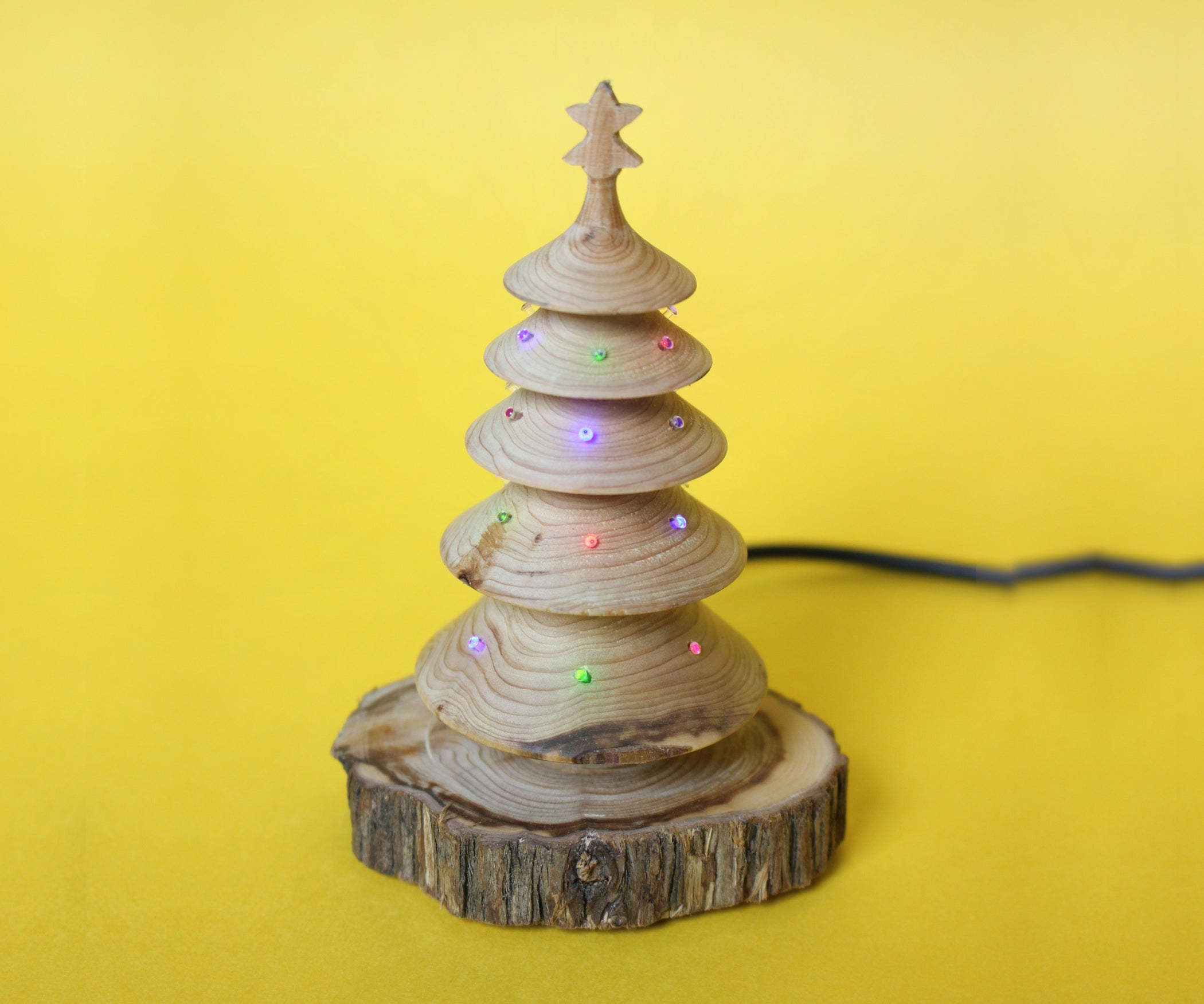 Kitsh Desktop USB Christmas Tree for Geeks 7 Steps (with Pictures
