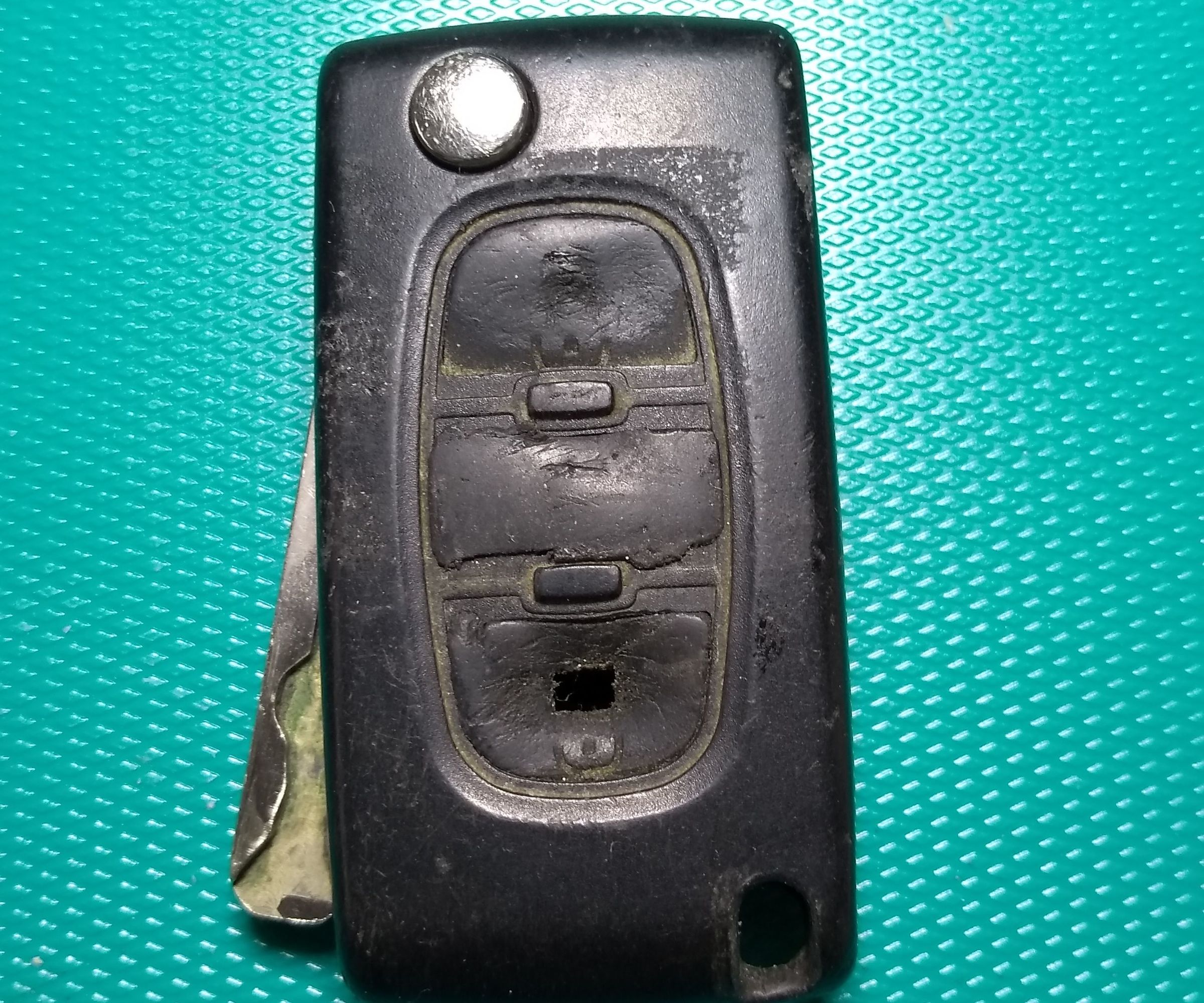 Peugeot Car Keyshell Swap
