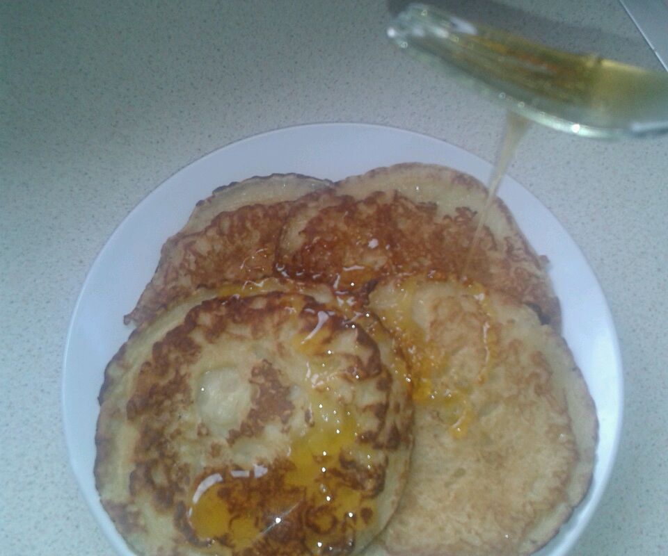 Single Mans No (real) Measure Banana Pancakes!