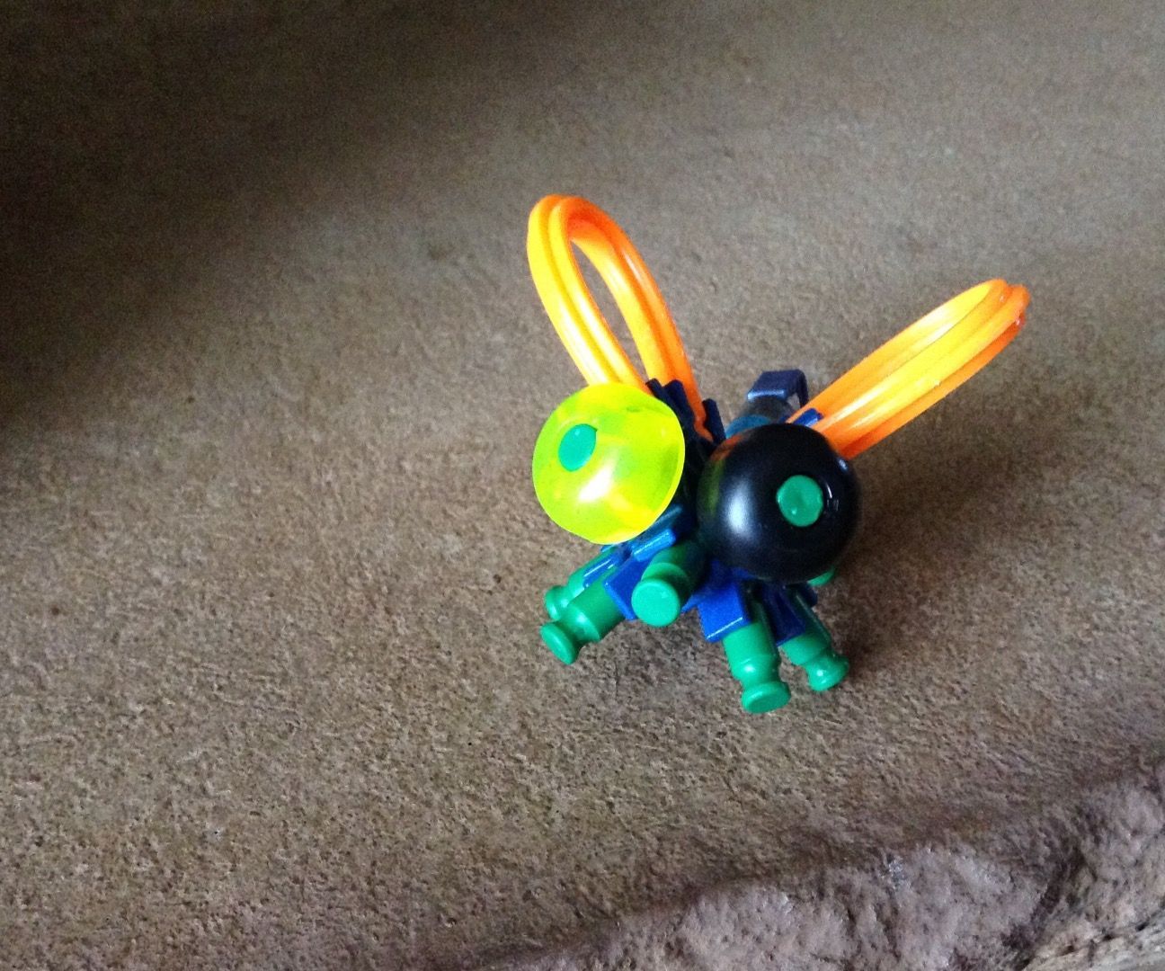 Knex Bee