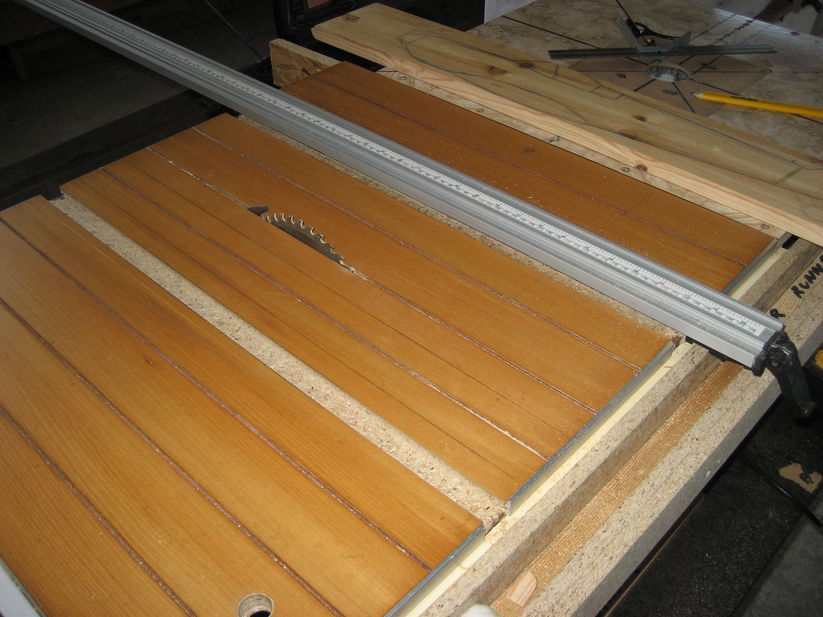 Biscuit Jointer Spline Jig Build. 6 Steps (with Pictures