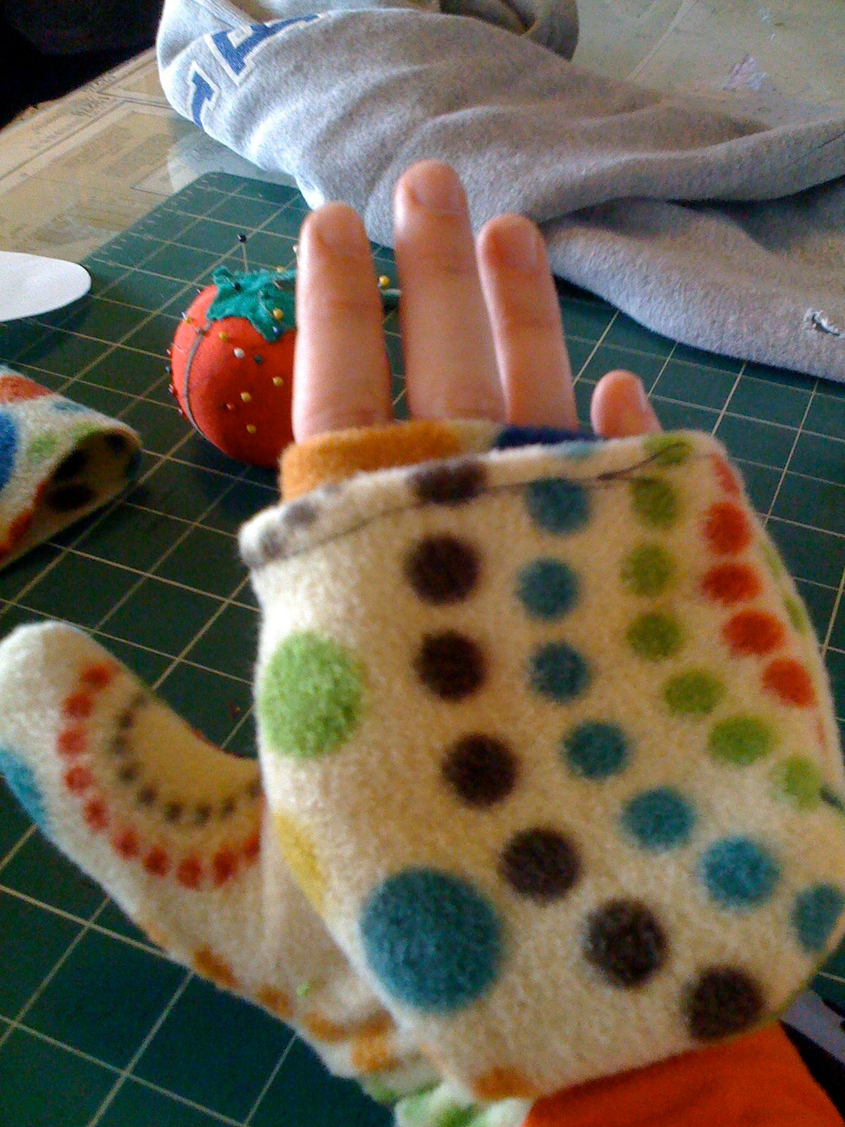 It's a Glove, It's a Mitten, IT'S a GLITTEN!