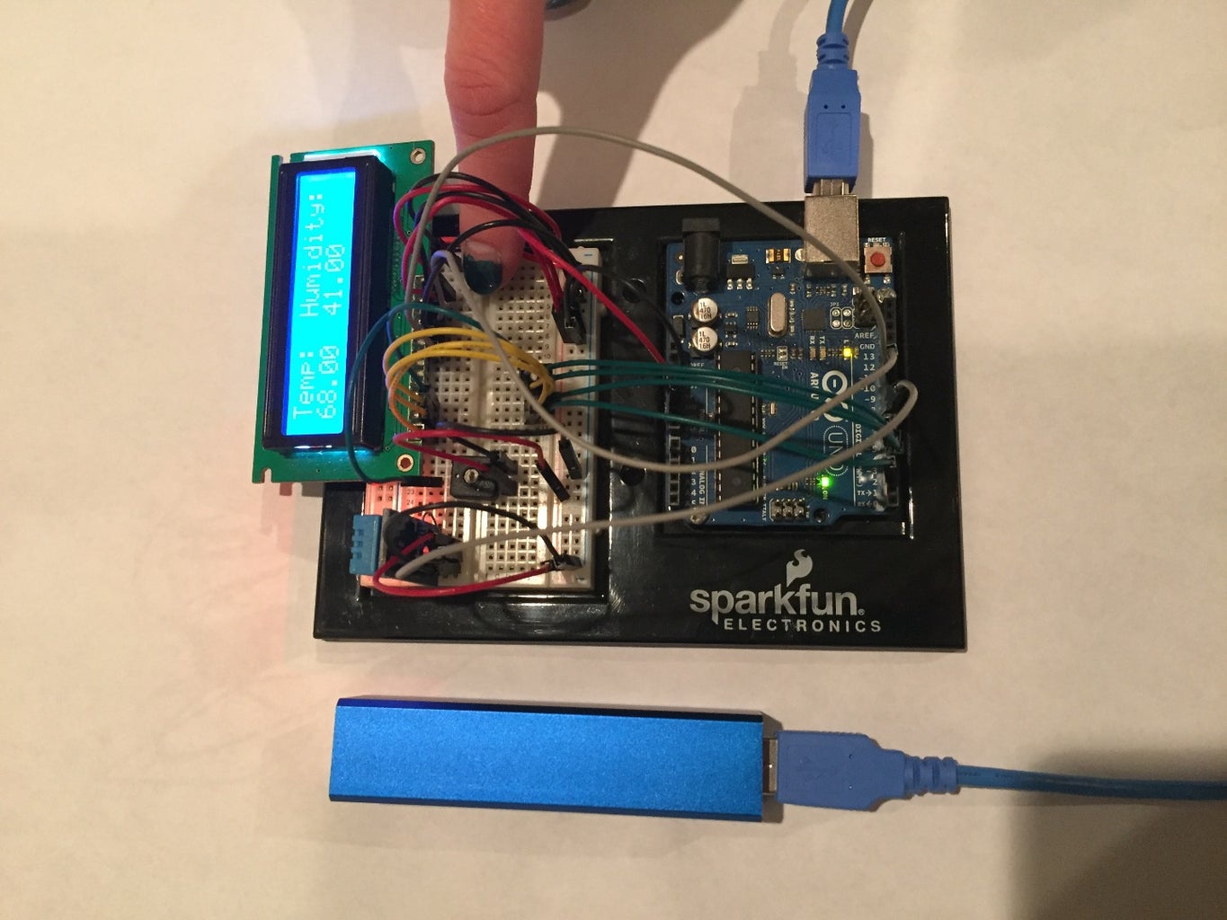 Portable Arduino Uno Temperature and Humidity Sensor With LCD Screen ...