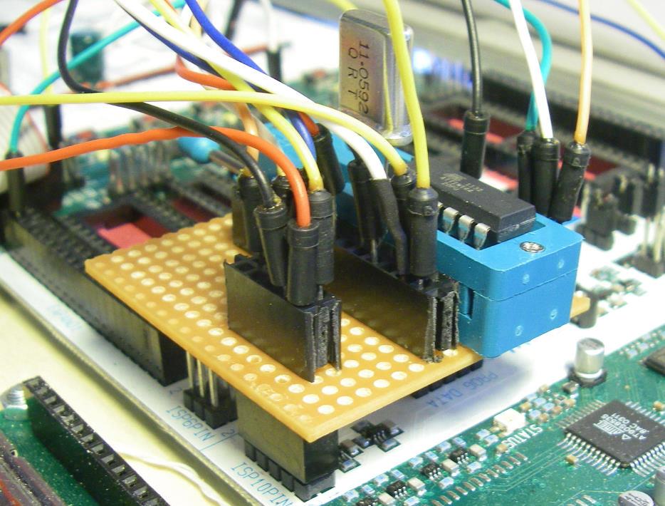 An Universal Programming Adapter for the Atmel STK500