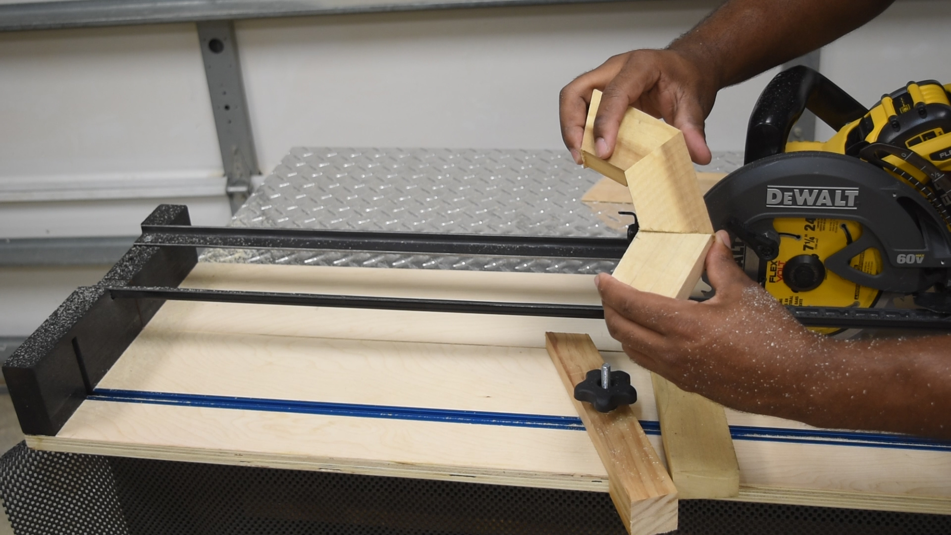 How to Make a Circular Saw Crosscut Jig and Router Guide 2 in 1 9