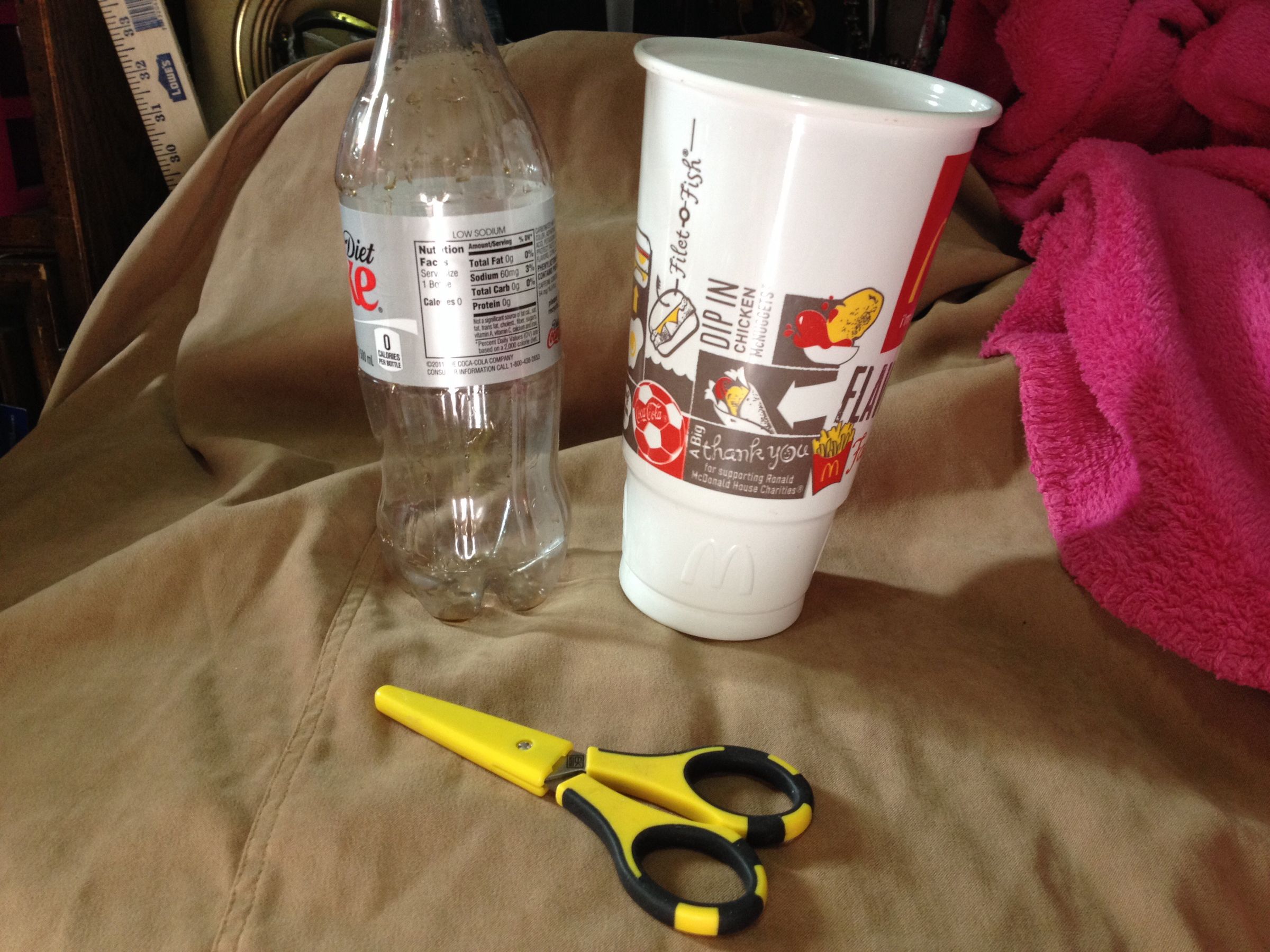 How to Make a Sealed Container Out of a Soda Cup and Bottle