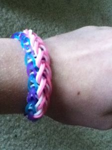 How to Make the Raindrop Rainbow Loom Bracelet