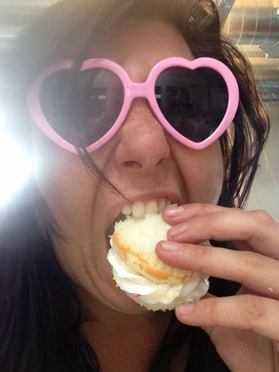 How to Eat a Cupcake