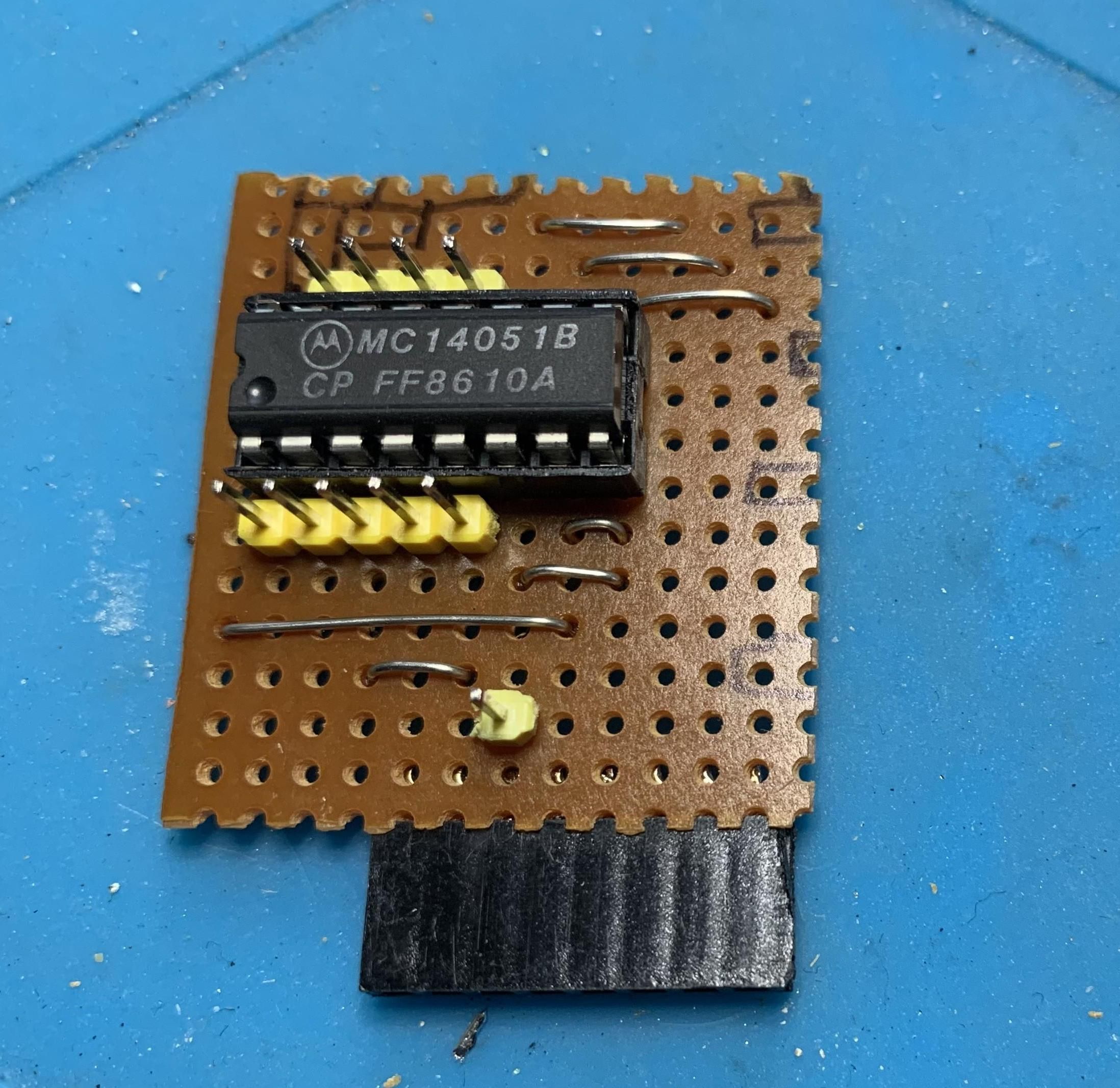 Raspberry Pi Pico 4051B Analogue Multiplexer Expander on Stripboard