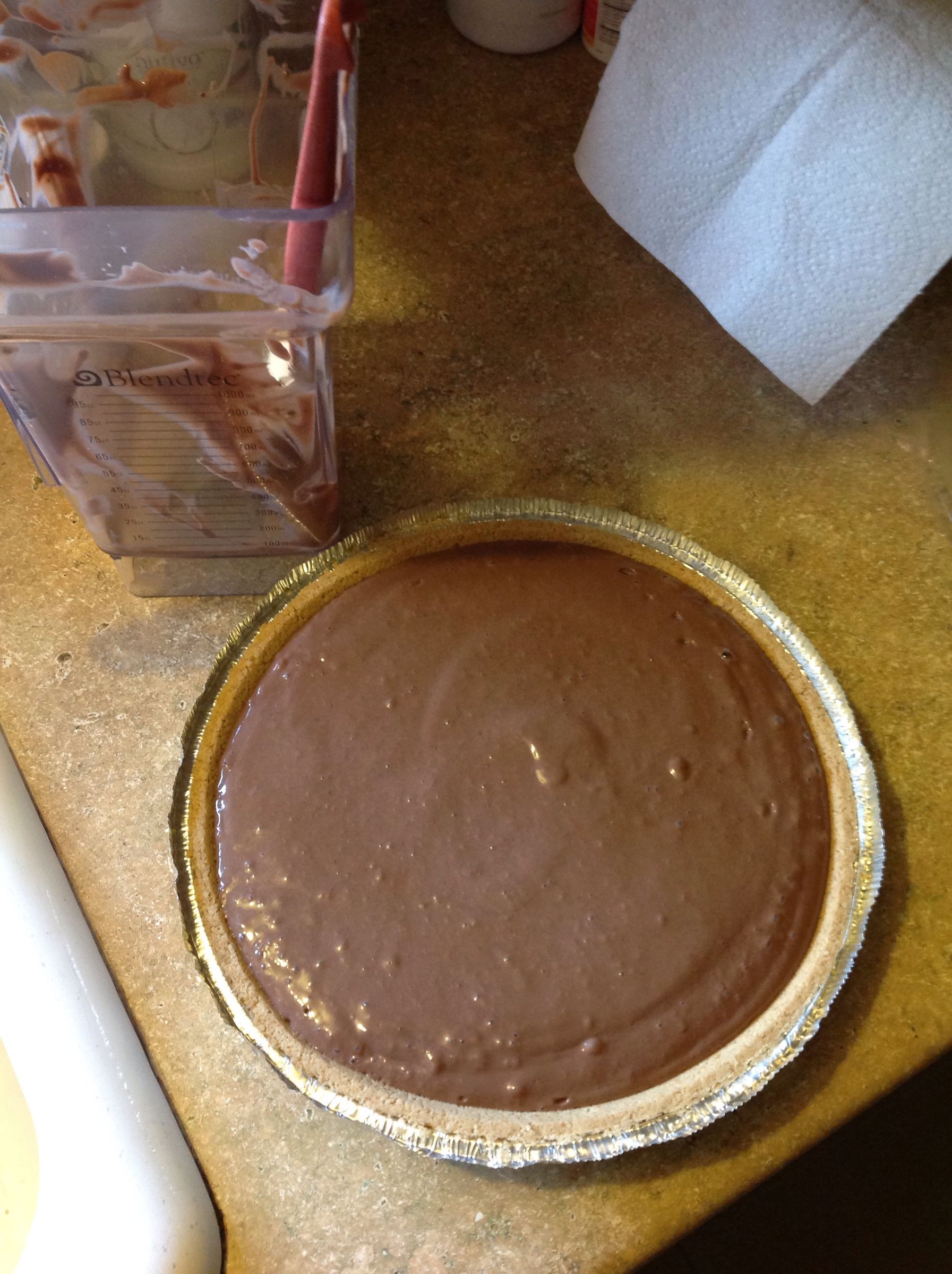 Easy No-Bake, silky Chocolate Pie (delicious!) 