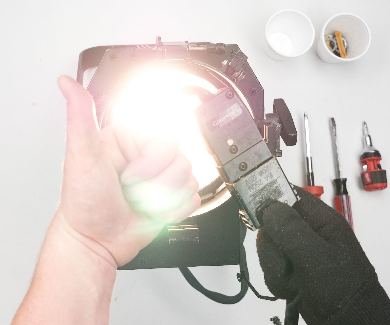 How to Change Fresnel Lamp Sockets