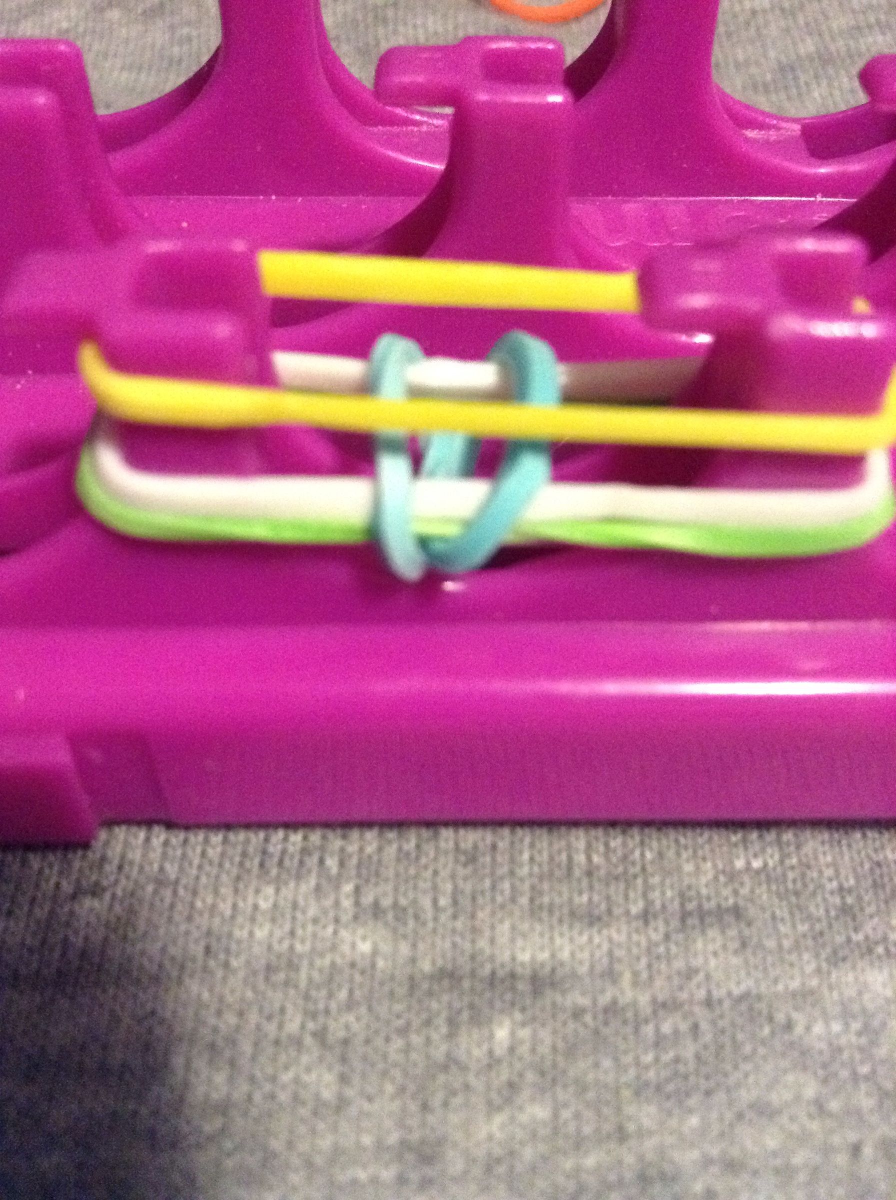 Inverted Fishtail Rainbow Loom Bracelet : 16 Steps - Instructables