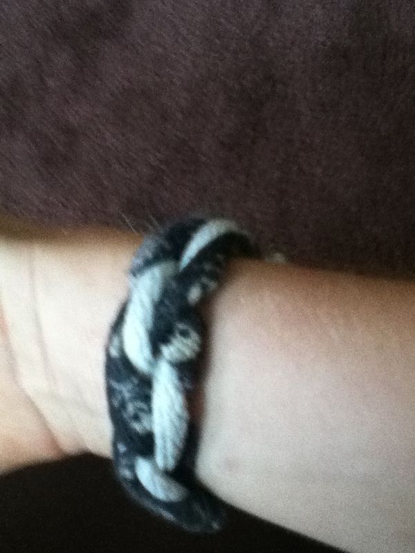 Paracord Bracelet With Shoelace