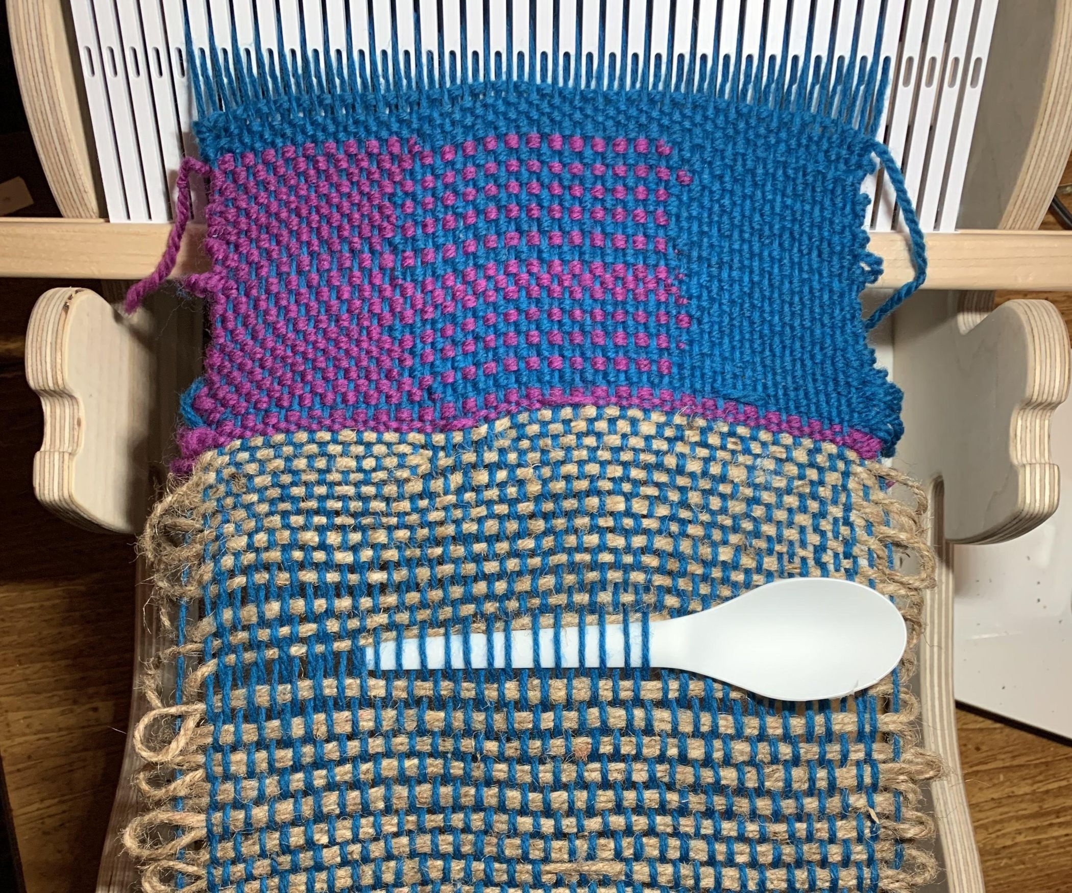 Simple Weave Using a Cricket Loom 5 Steps (with Pictures) Instructables