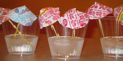 Summer Crafts for Kids: Dum Dums Drink Umbrellas