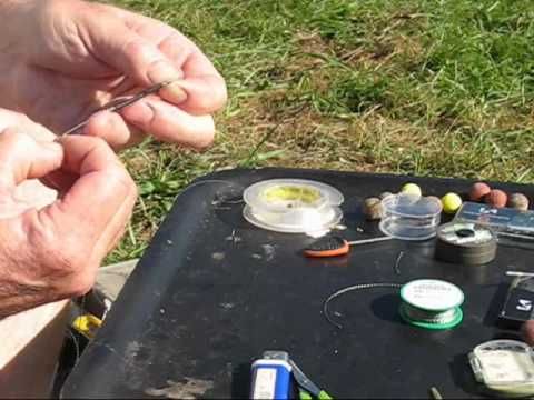 How to Tie Carp Fishing Rigs - the Blowback Rig (with Hair)