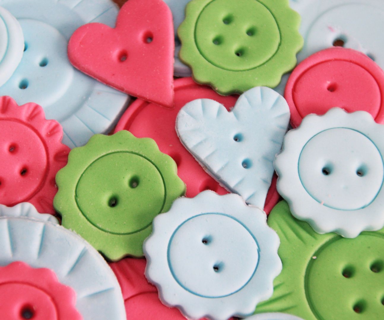  How to Make Fondant Decoration Buttons