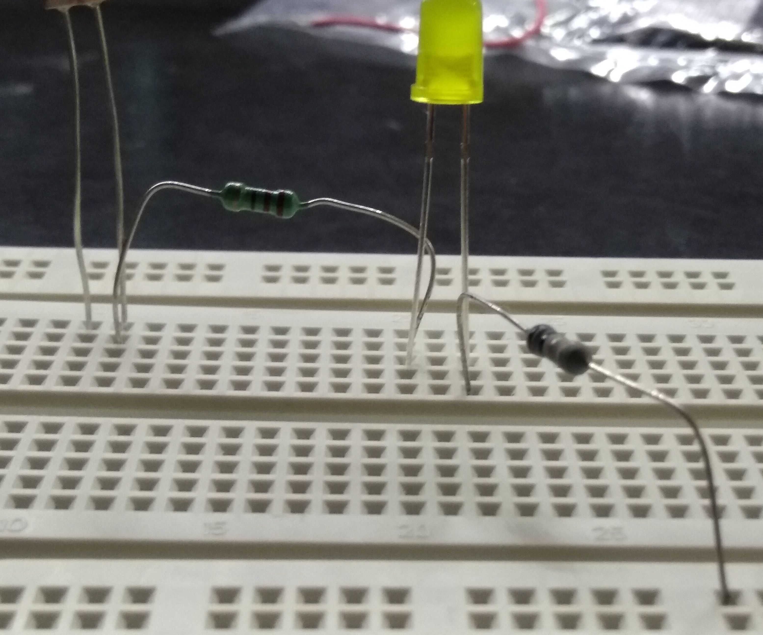 SIMPLE LIGHT DETECTOR