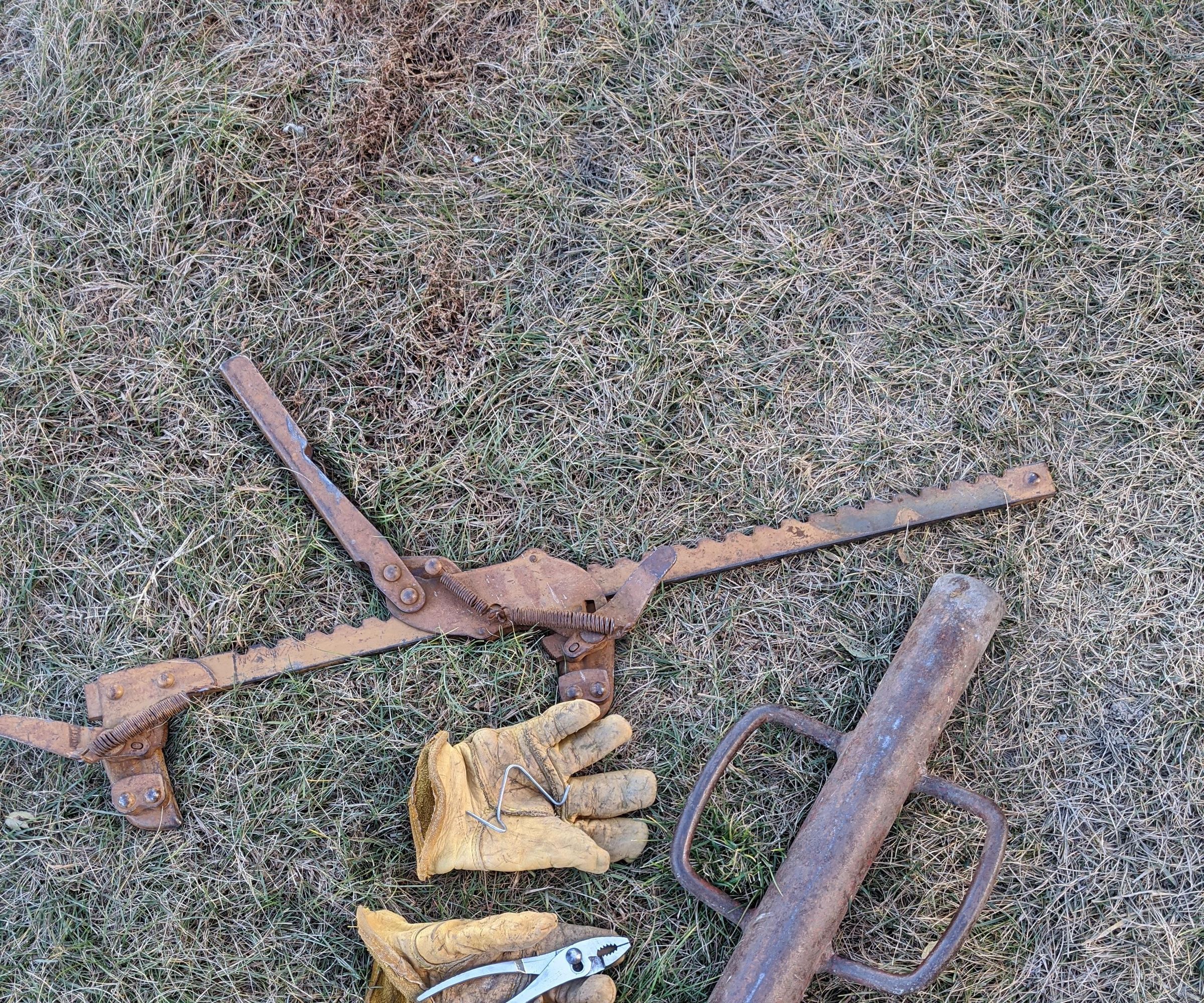 How to Fix a Barbed Wire Fence