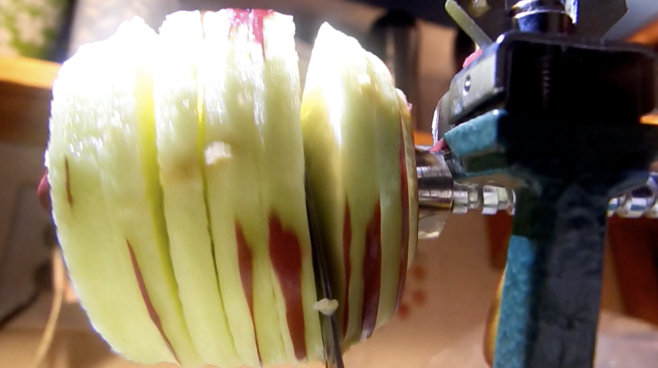 HOW TO CORE, PEEL AND CUT AN APPLE