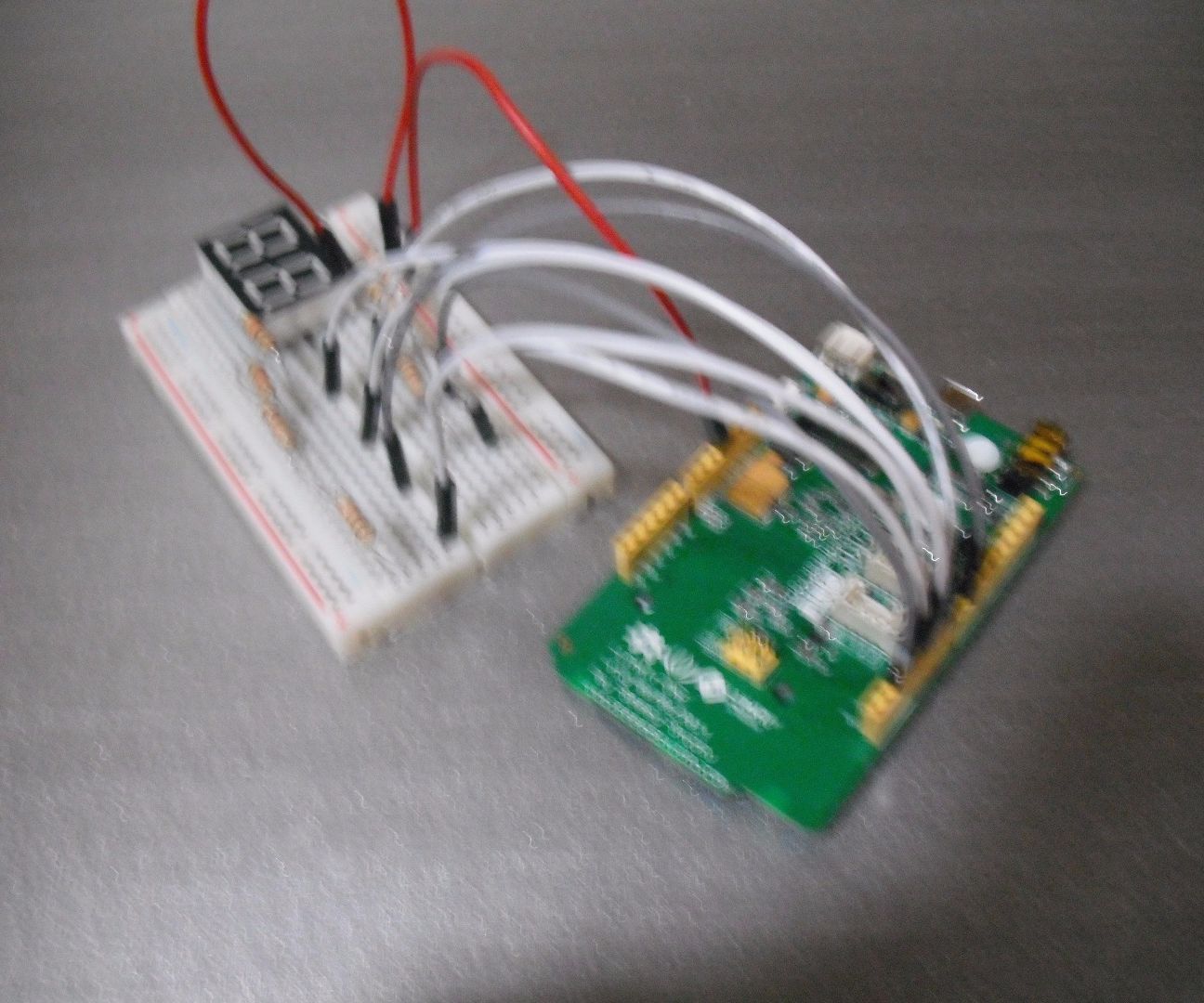 Linkit ONE: 7 Segment LED