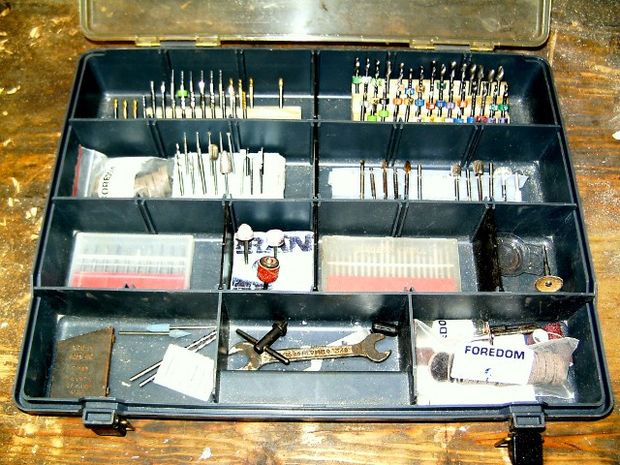 dremel tackle box 4250 175W: Multi-use kit with 6 accessories, 1 Platinum and 128 accessories. Variable speed 5,000-35,000 rpm Organize Dremel accessories with six custom 3D printed holders Plano Three Tray XL Tackle