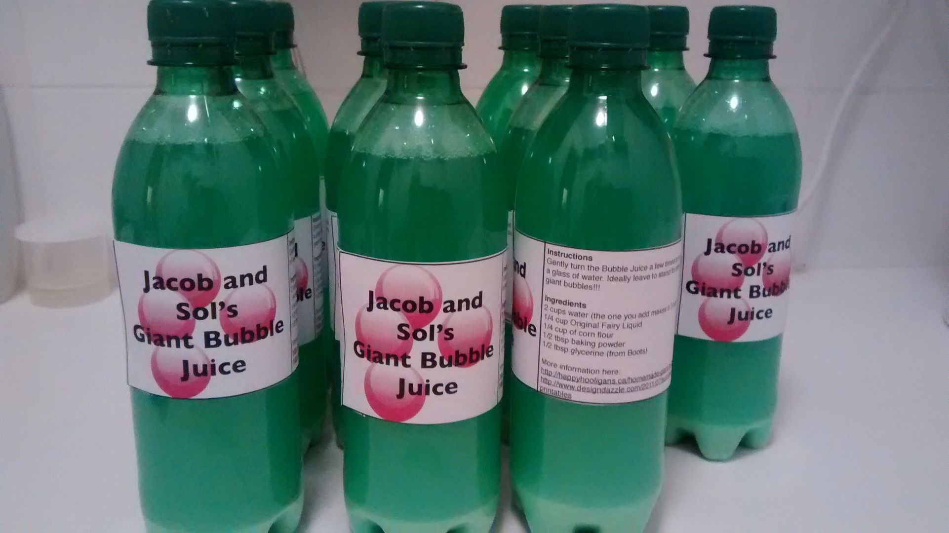Giant Bubbles in Bulk (wand and Juice) for Kids Party (UK Ingredients