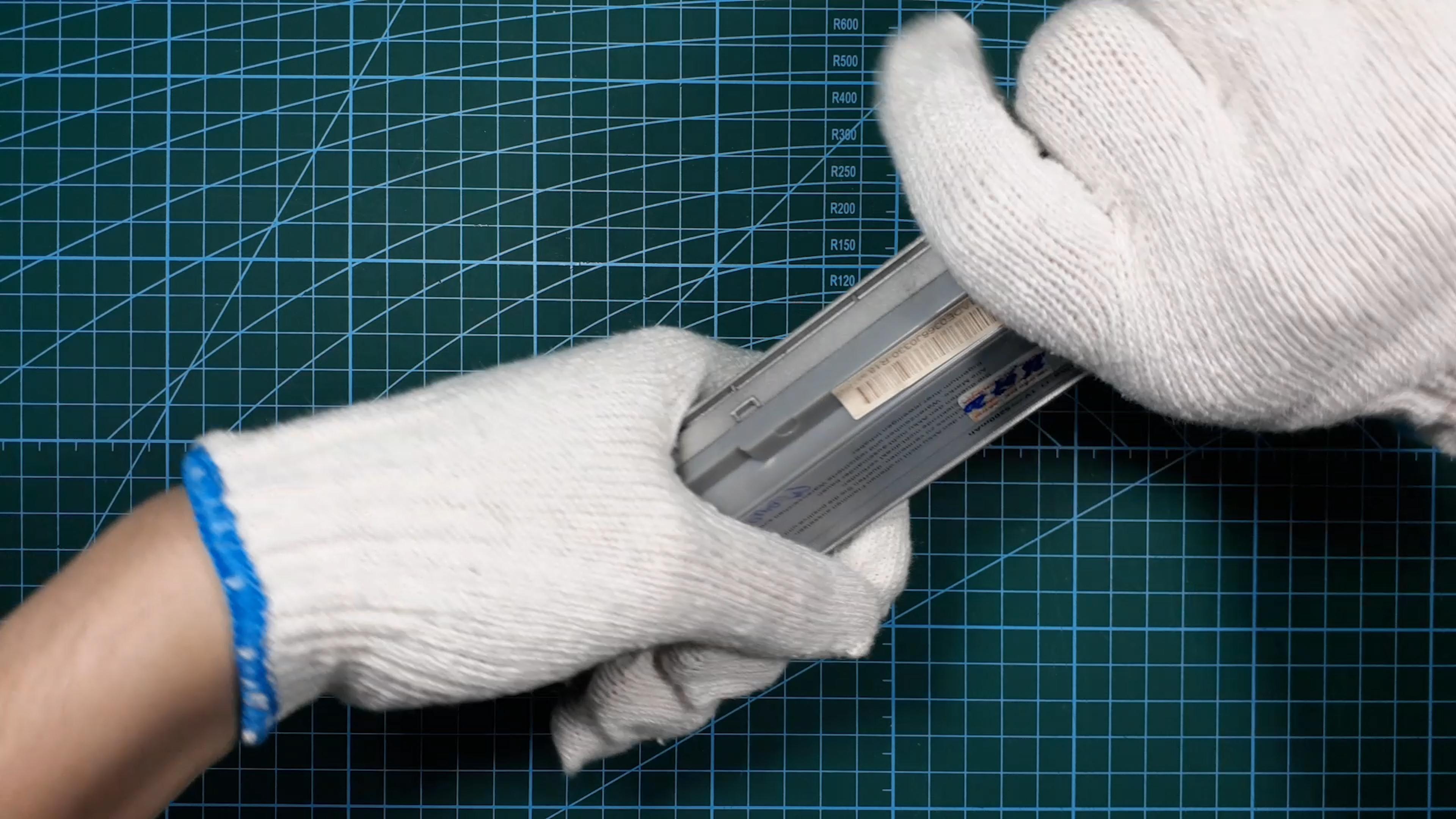 How to Open Laptop Battery and Get 18650 Without Any TOOLS Instructables