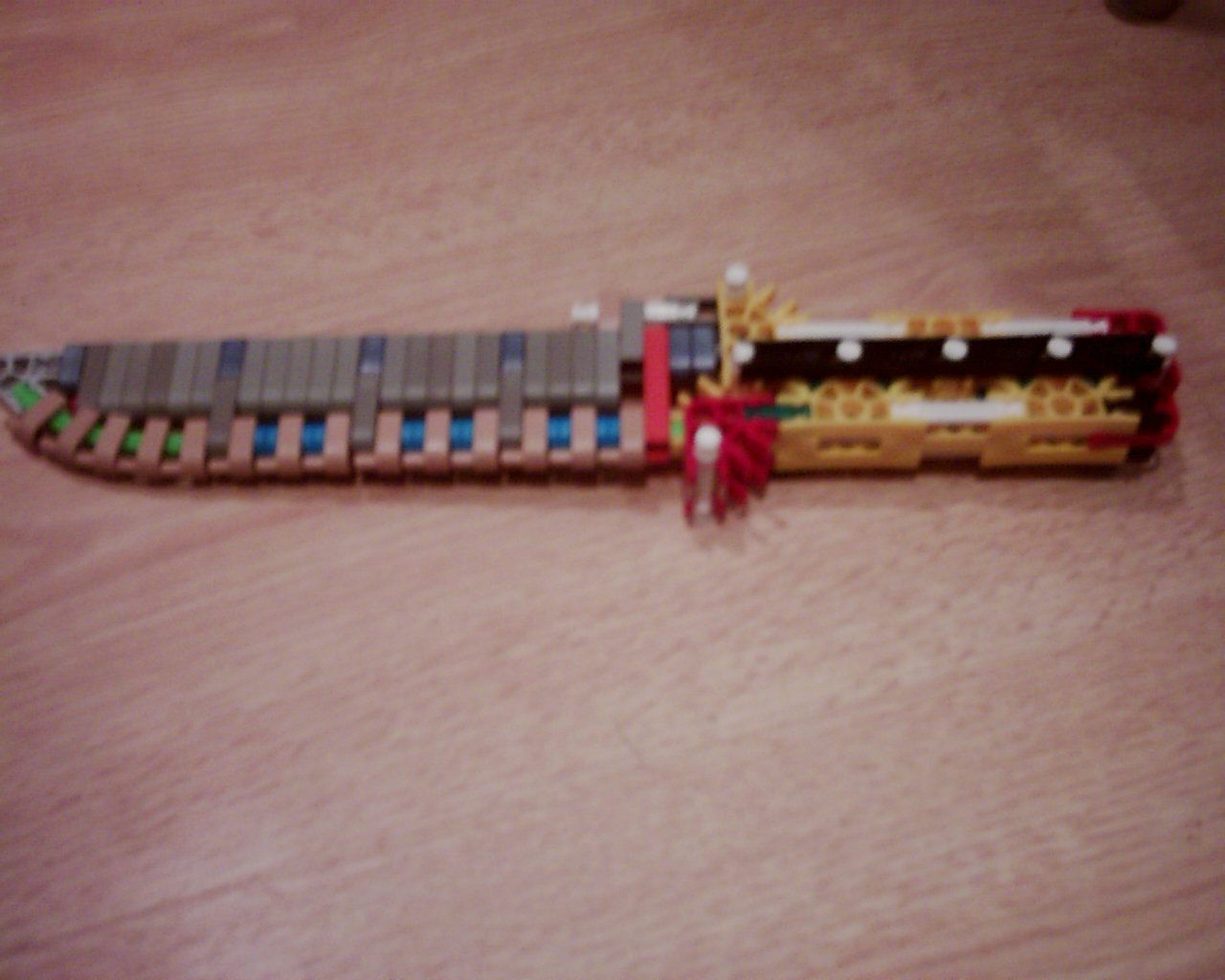 Folding Knex Knife I Made.(Credit to Dutchwarlord)