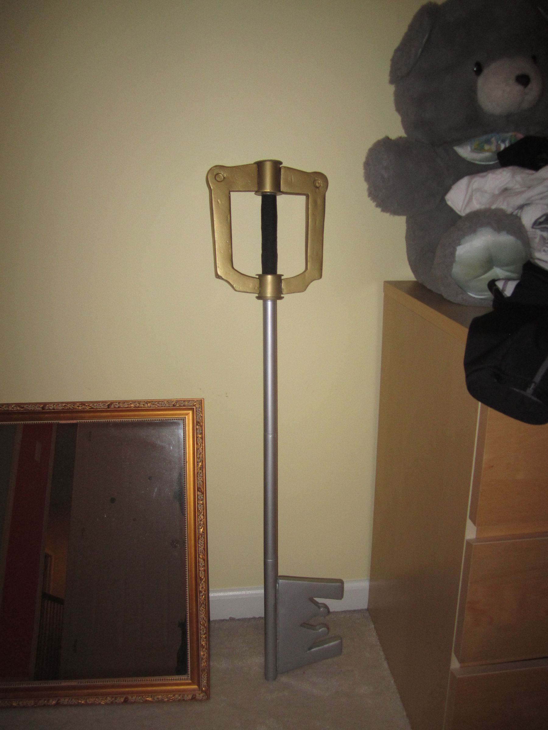 How to make a Keyblade from Kingdom Hearts ( Cheap )