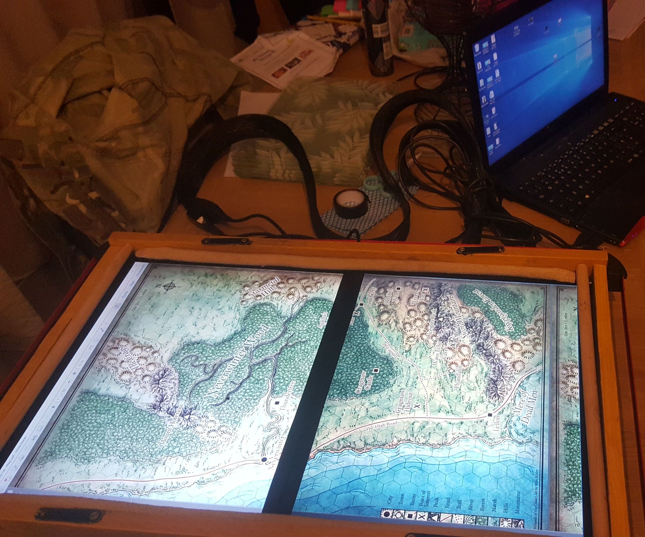 D6 - Deployable Desktop Dicey Digital Dual Display