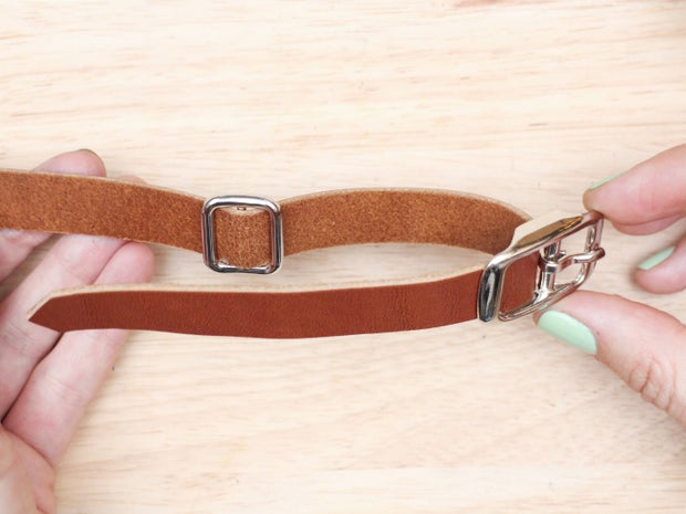 A belt is used to attach which of the following 3 Read The Following Description Draw A Ladder D Chegg Com