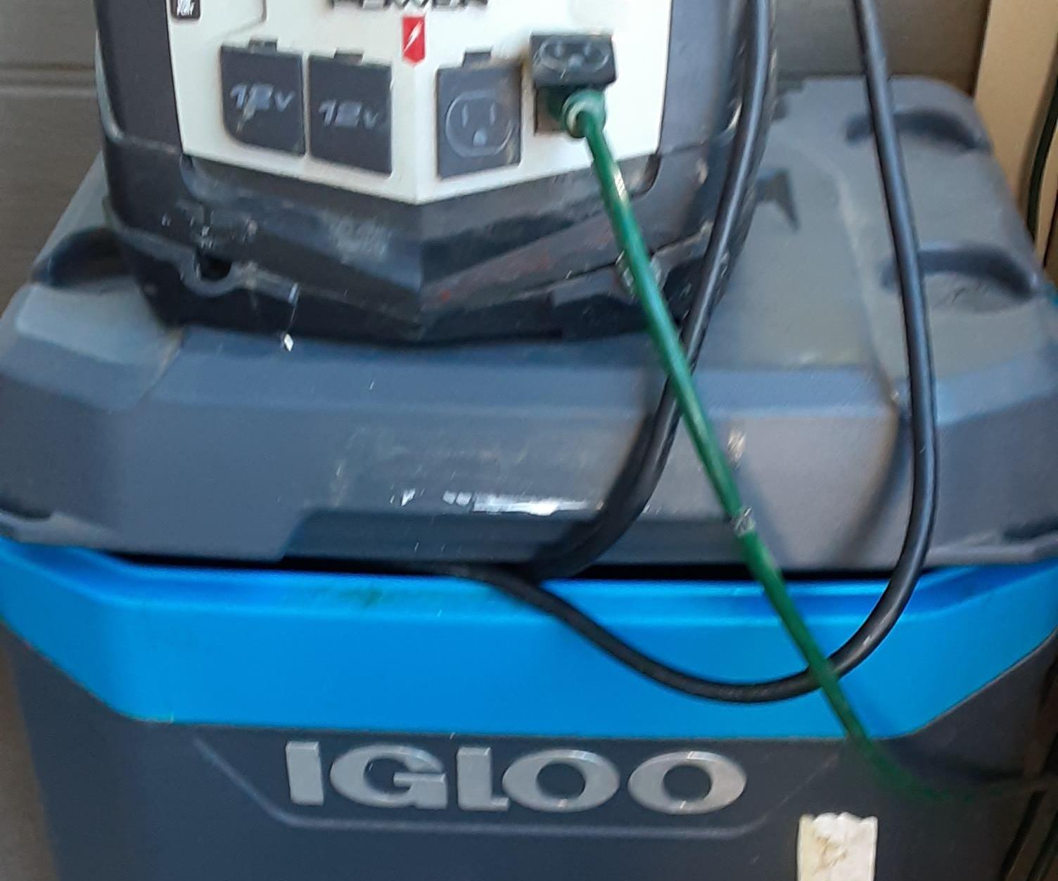 Mini Power Station. Running the Front Yard on 100% Solar Power