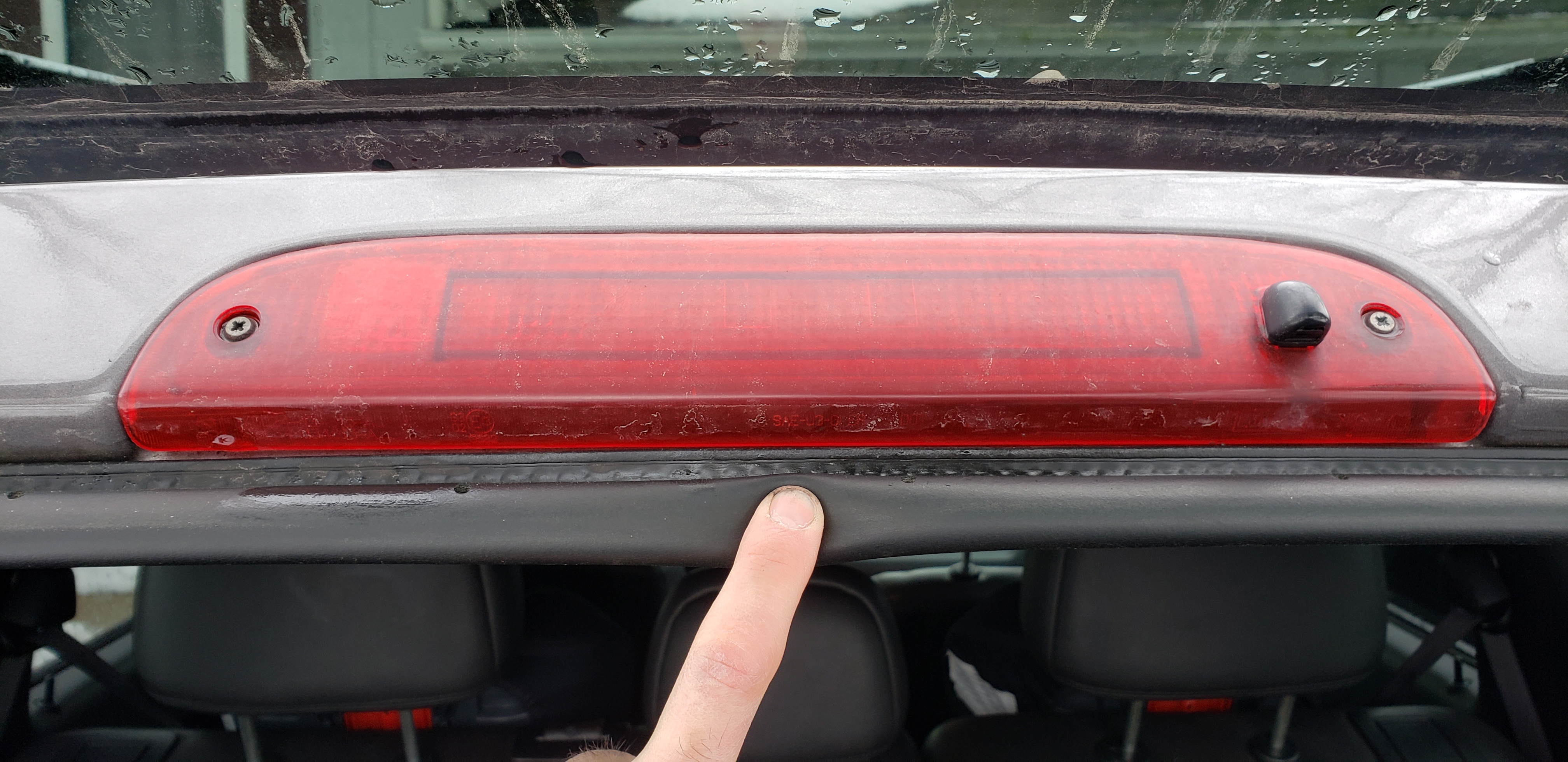 Repair Leaking Rear Window 20082012 Ford Escape 5 Steps Instructables