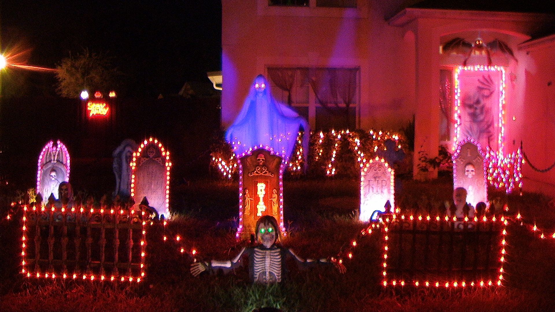 Jay's 2008 Computerized Halloween Light Show