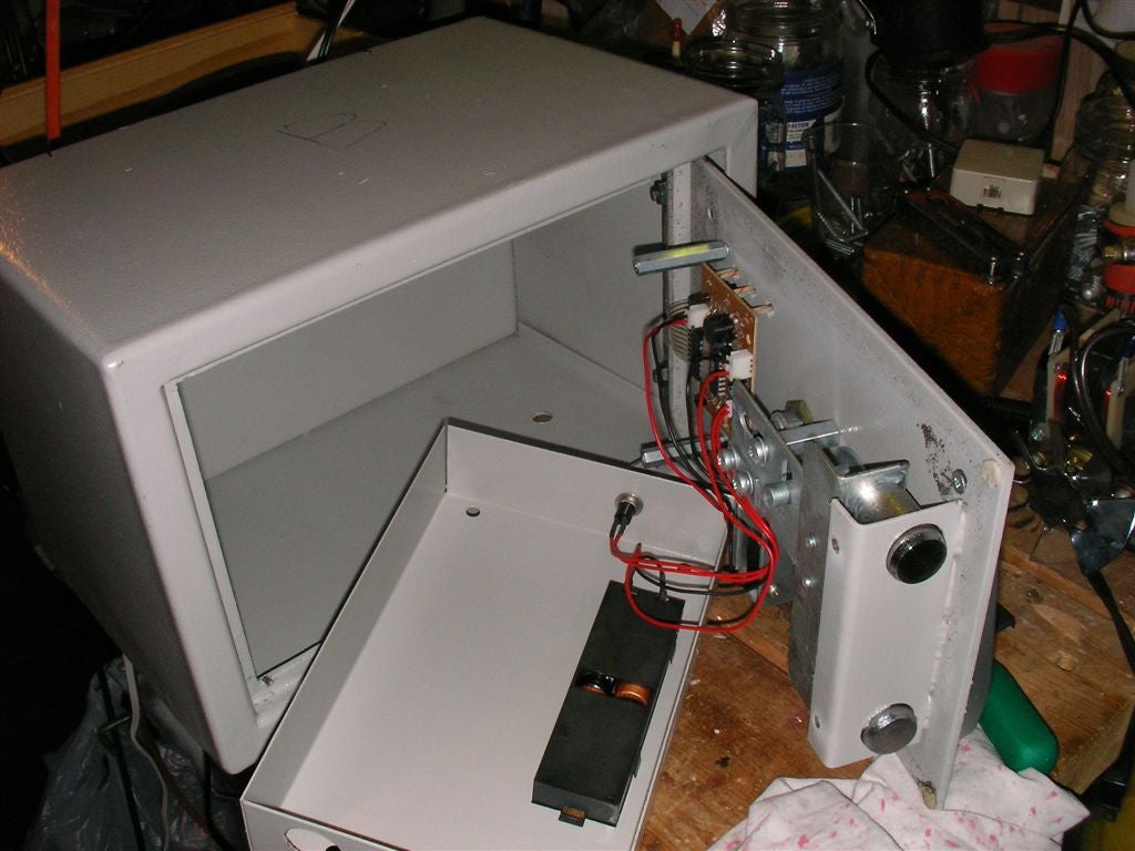Crack and Reset an Electronic Safe 3 Steps Instructables