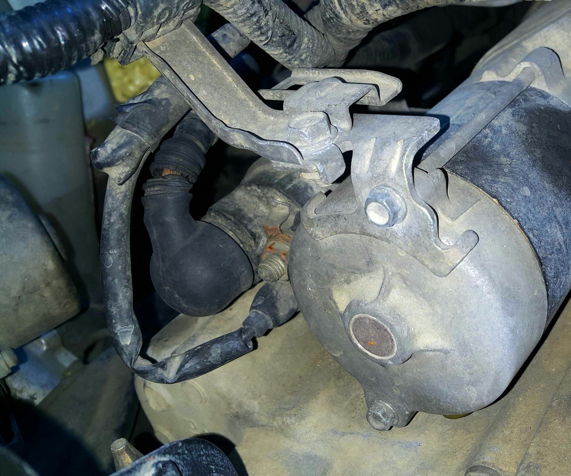 Servicing a Starter Motor (Honda Civic 1999, D15B Automatic). 